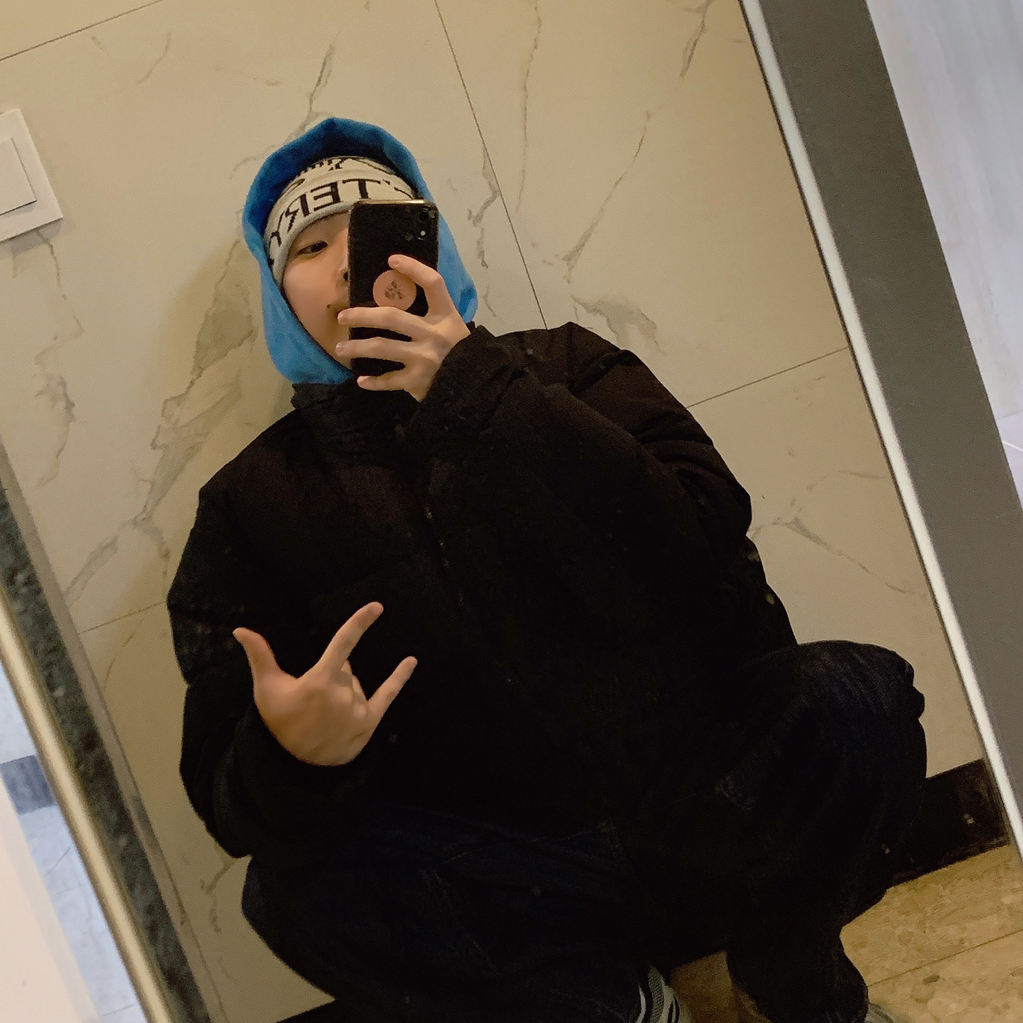 Arc'teryx Bird Word Toque Orca, Asics Gel-Venture 6 Feather Grey Black 착용 스타일 - 3