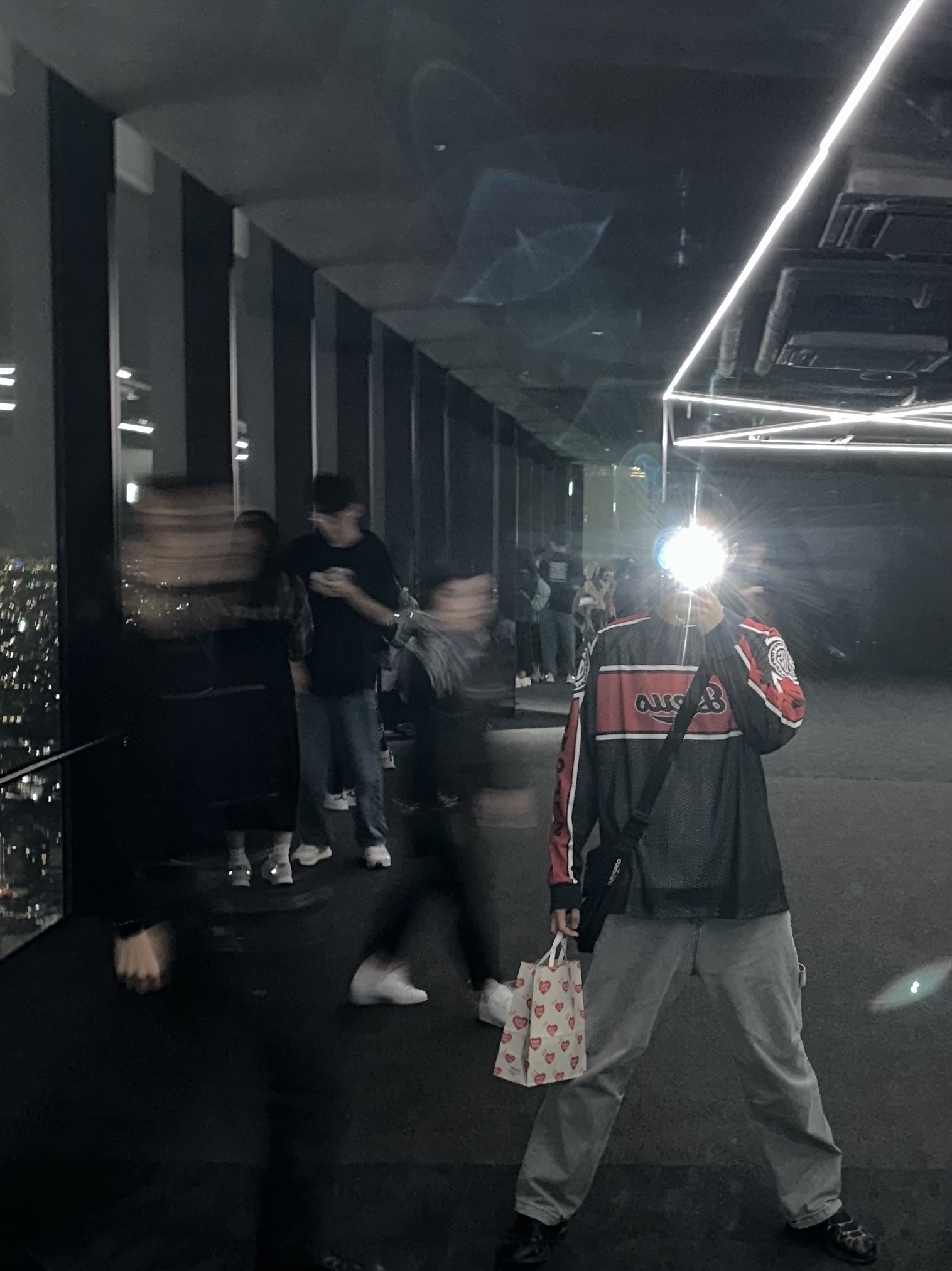 Supreme Small Messenger Bag Black - 22SS, Nike Air Kukini Triple Black 착용 스타일