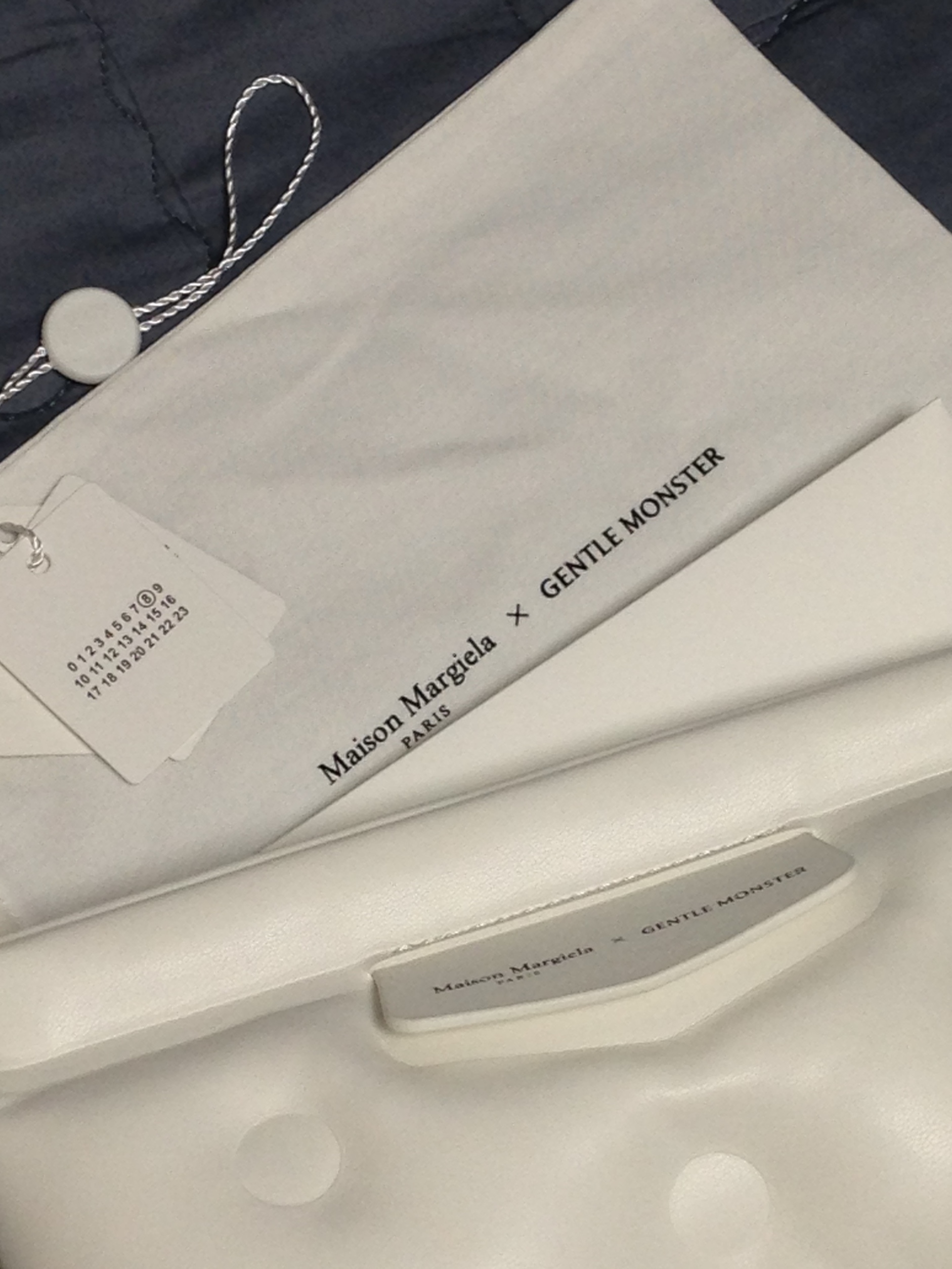 Gentle Monster x Maison Margiela MM111 Translucent Clear 착용 스타일 - 1