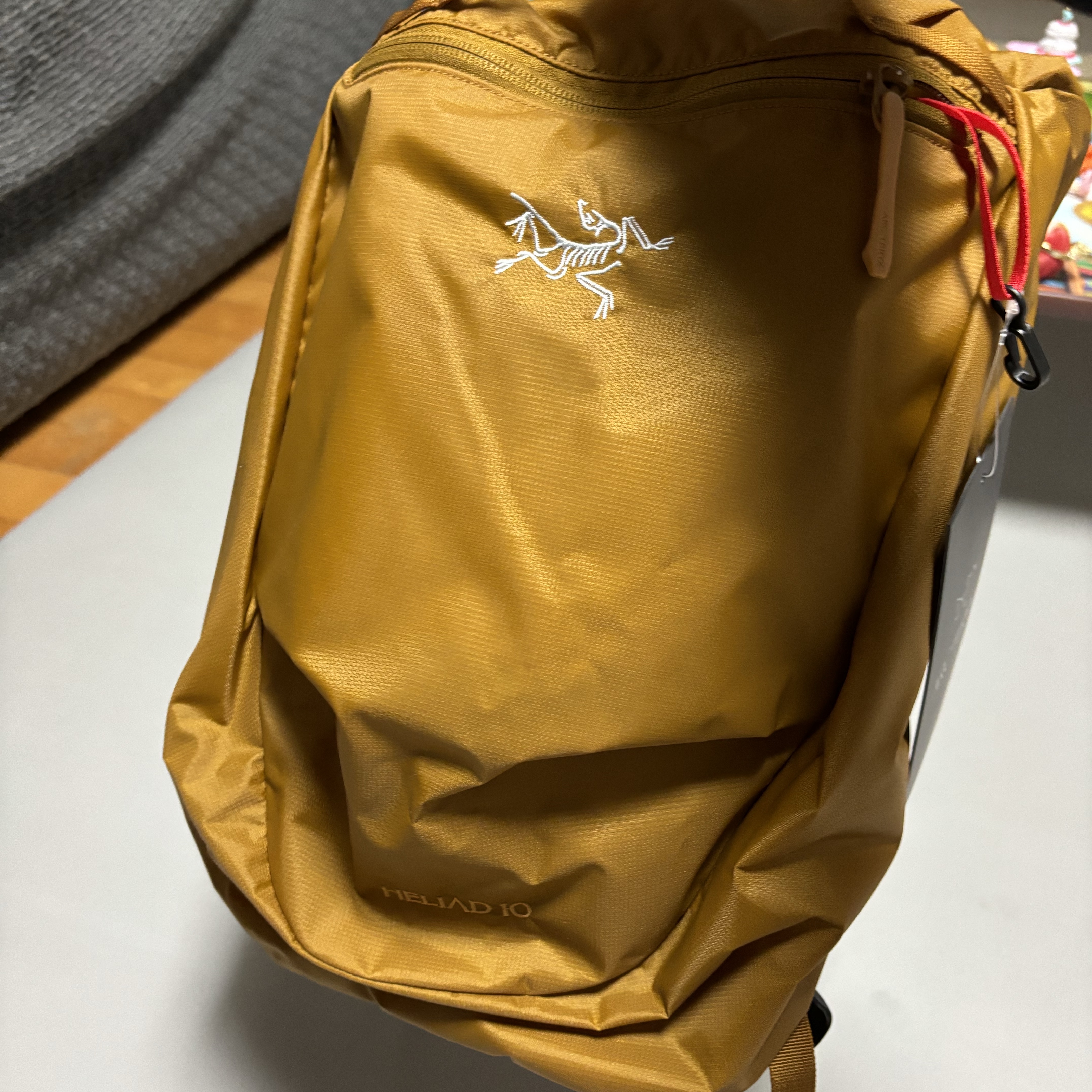Arc'teryx Heliad 10 Backpack Yukon 착용 스타일 - 3