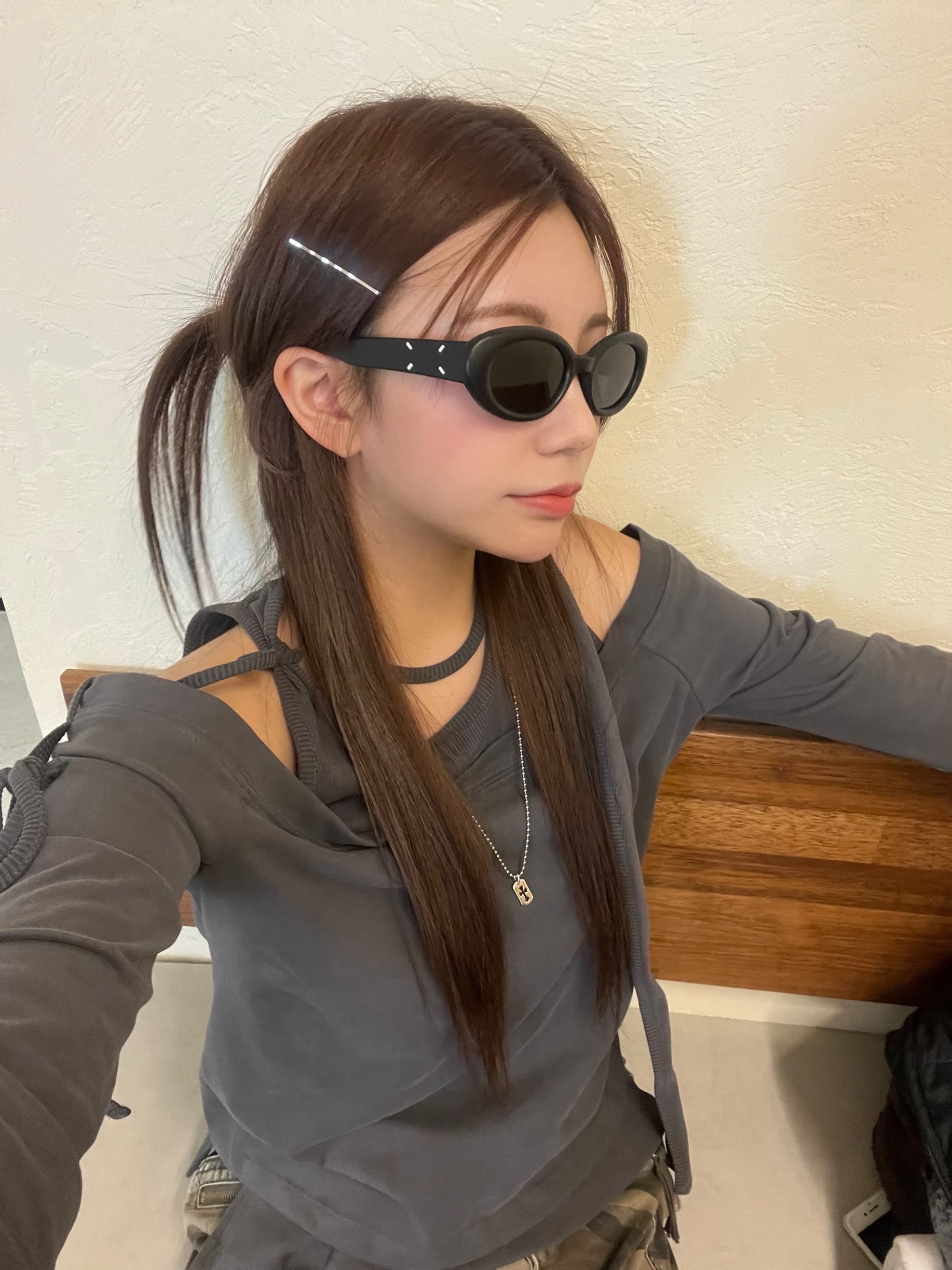 Gentle Monster x Maison Margiela MM107 Leather Black Black 착용 스타일