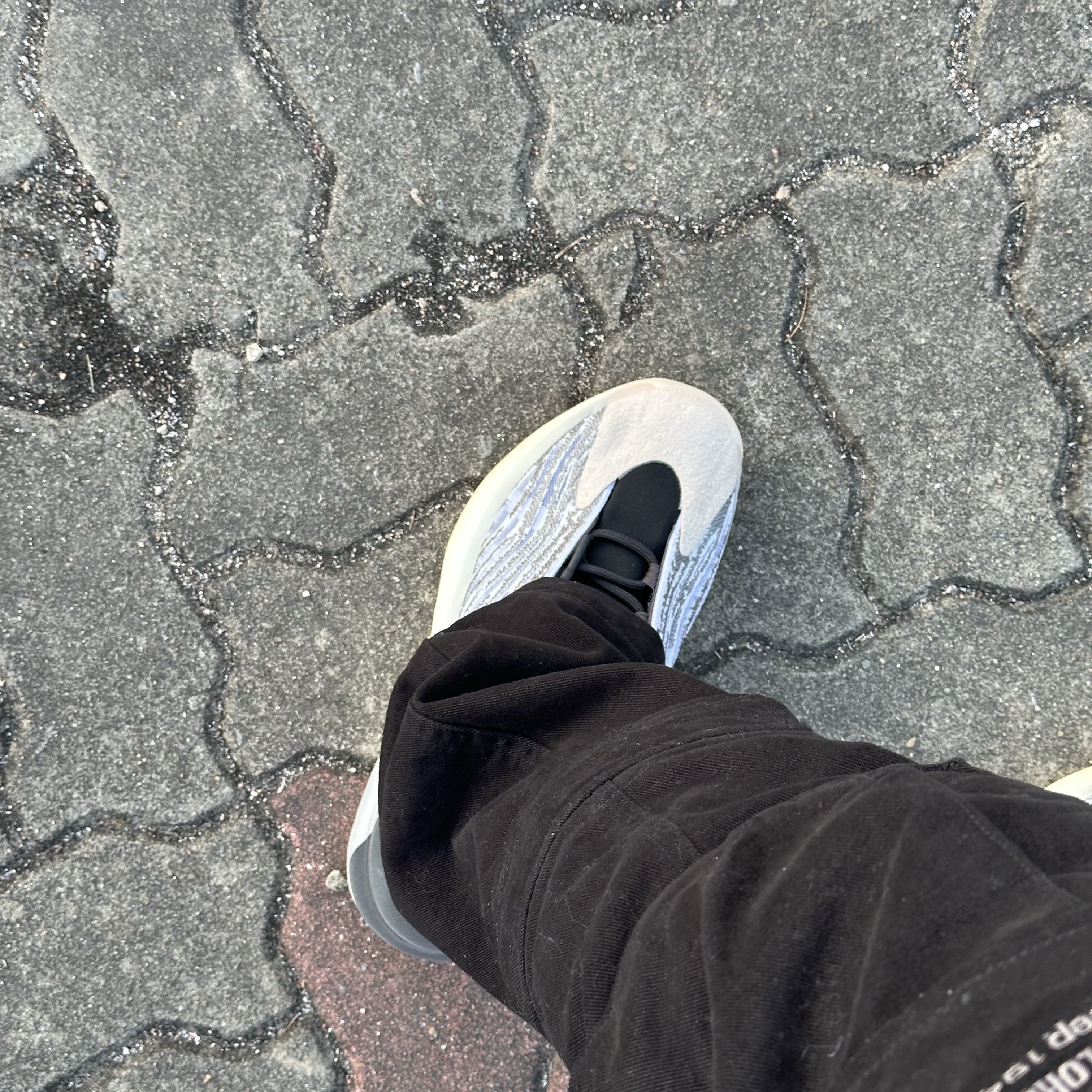 Adidas Yeezy QNTM Lifestyle, Adidas Yeezy Boost 350 V2 Beluga - Reflective 착용 스타일 - 2