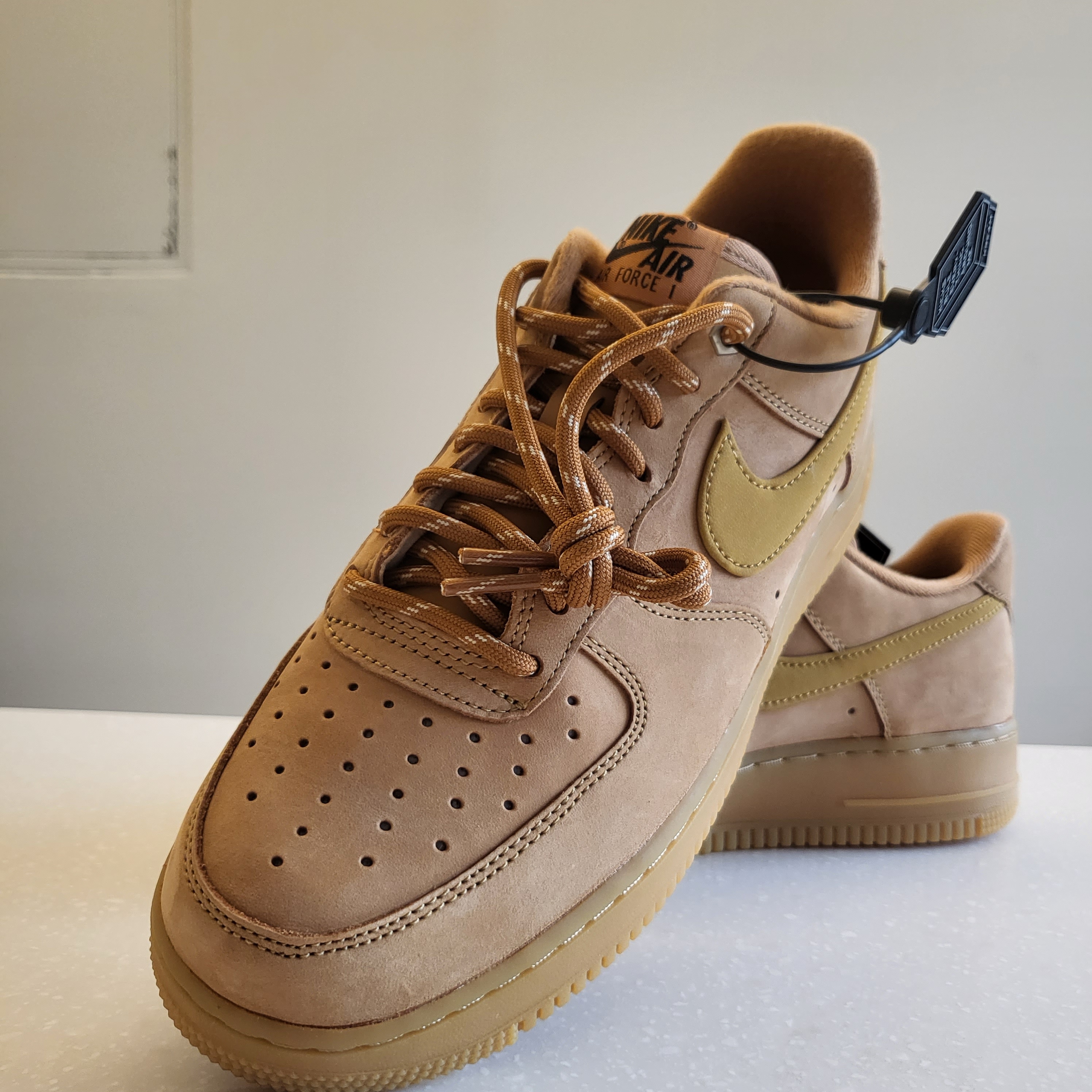 Nike Air Force 1 '07 WB Flax 착용 스타일