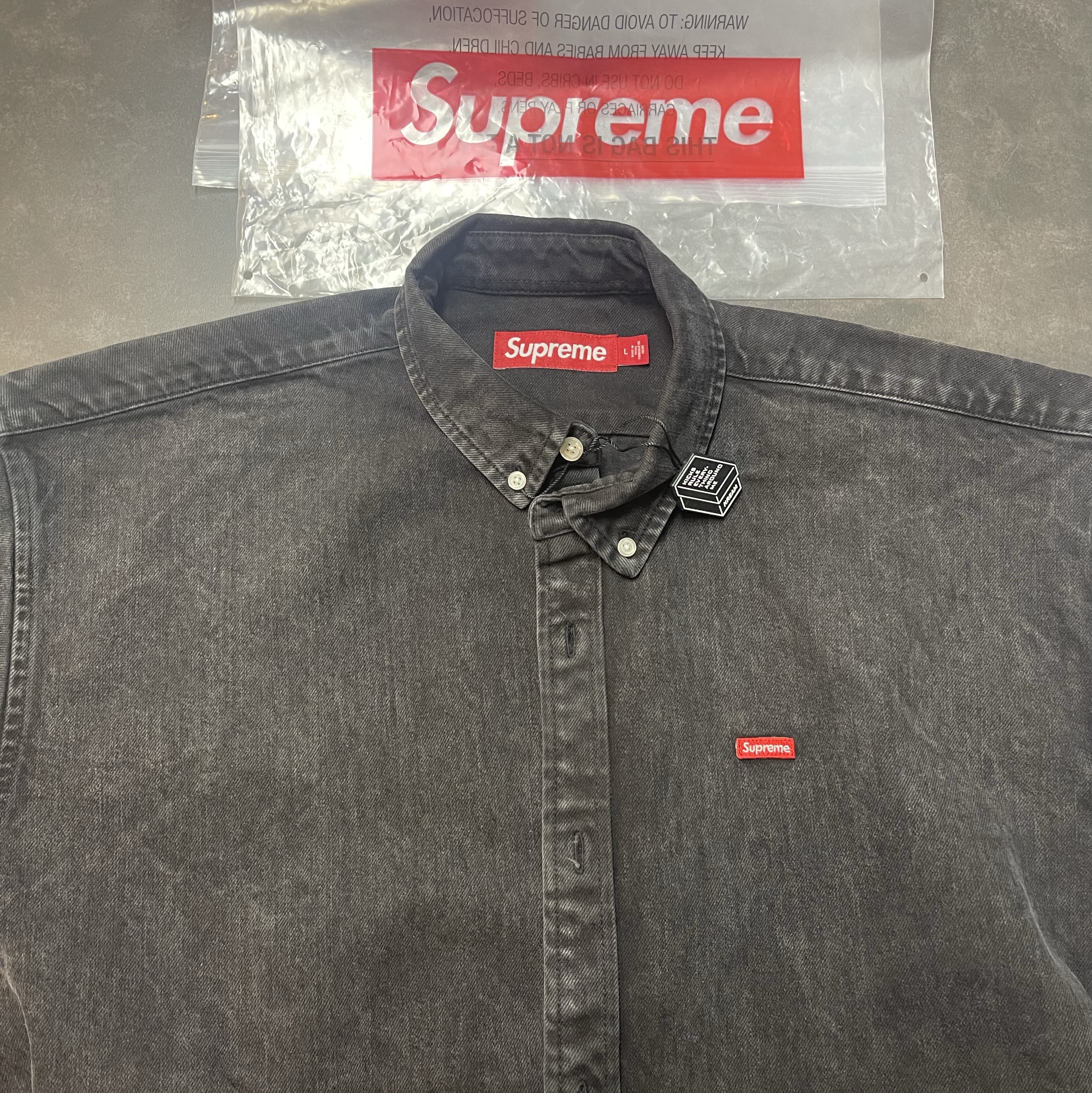 Supreme Small Box Shirt Washed Black - 24SS 착용 스타일