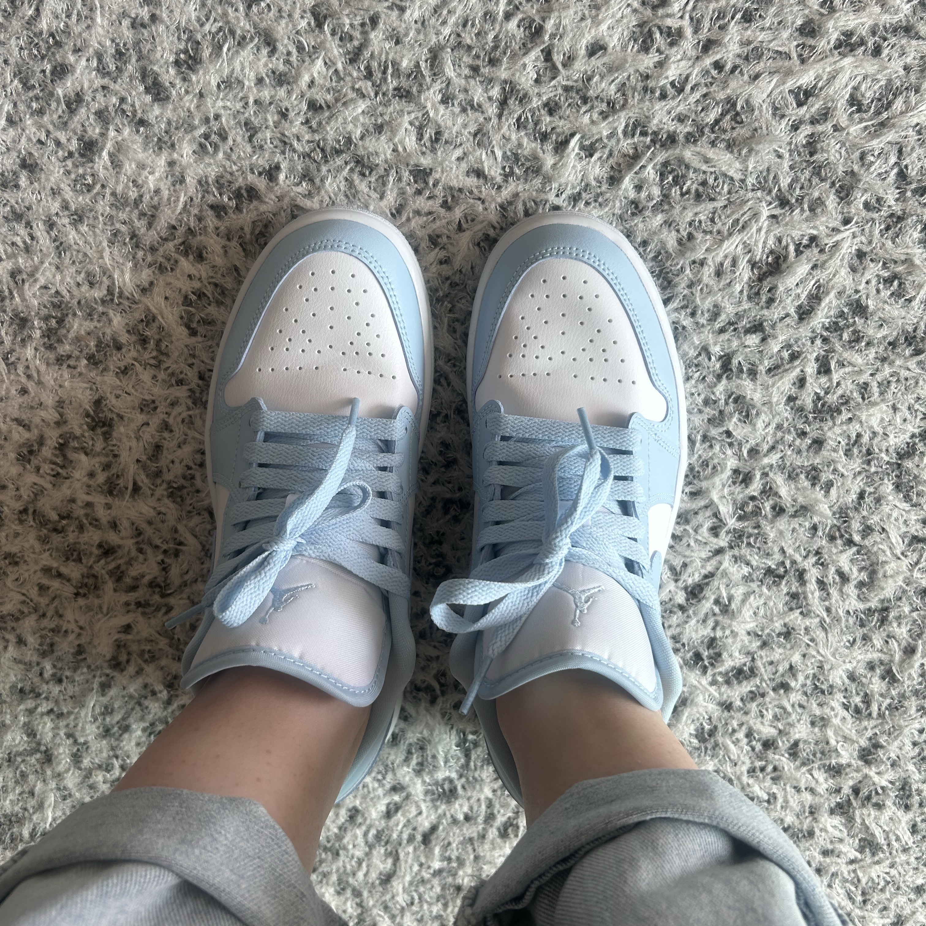 (W) Jordan 1 Low White Ice Blue 착용 스타일