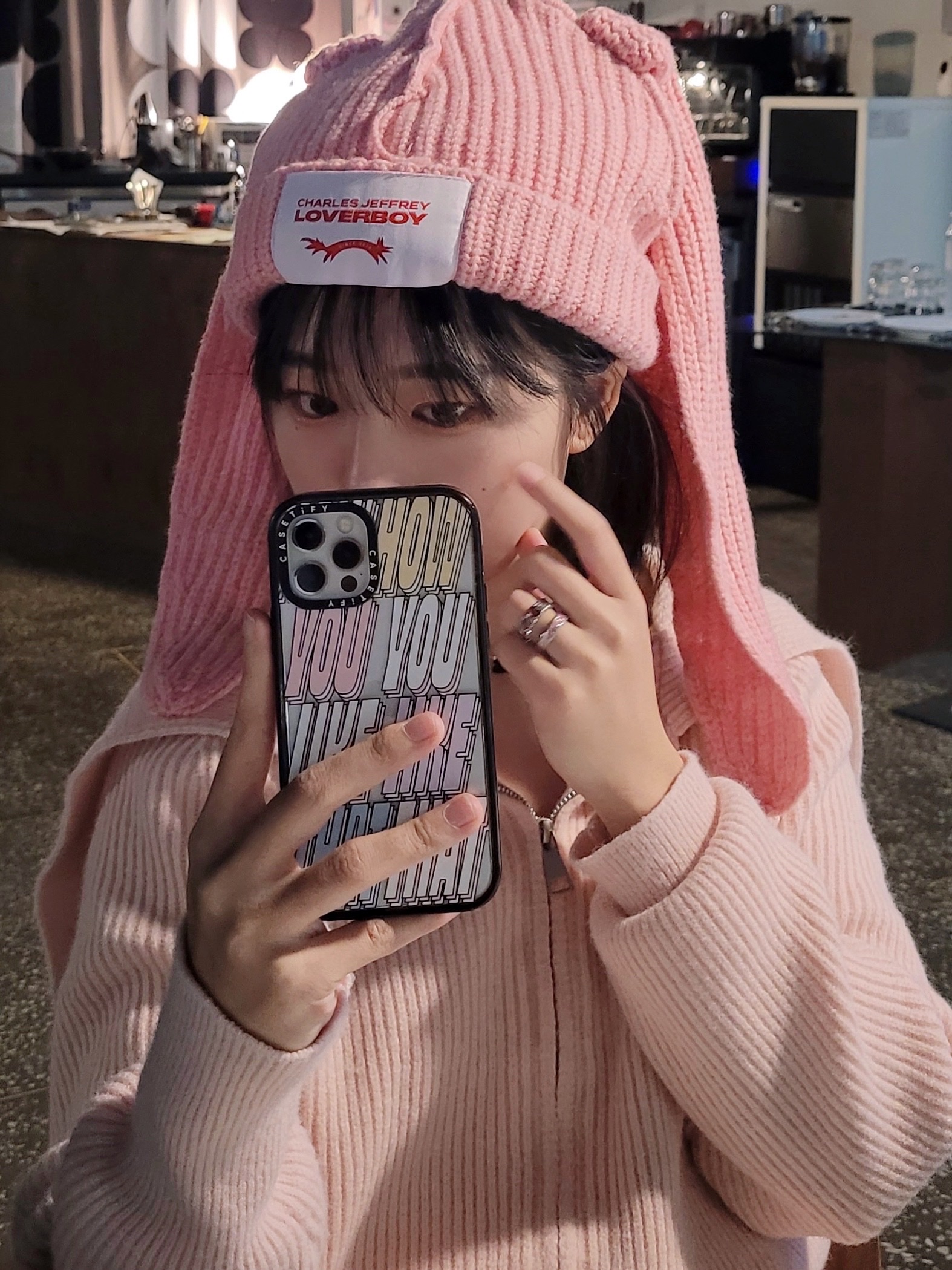 Charles Jeffrey Loverboy Chunky Rabbit Beanie Pink 착용 스타일 - 4