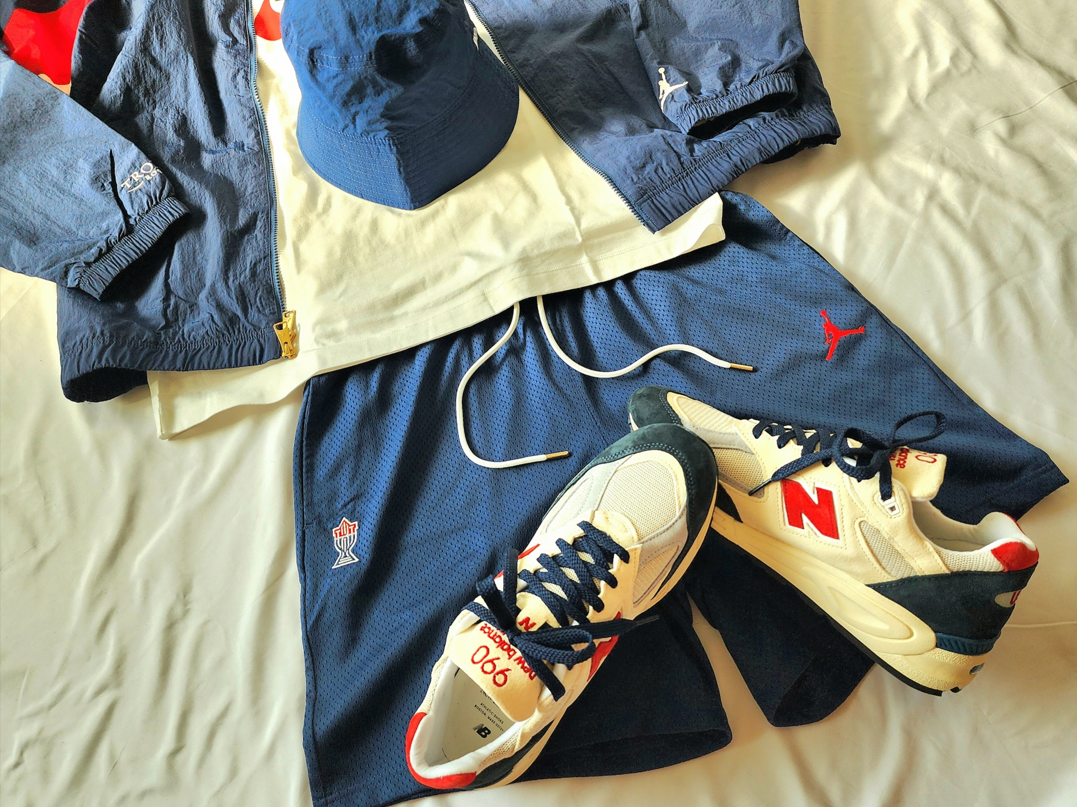 Nike NSW Icon Futura T-Shirt White - US/EU, Nike NRG AW84 USA Camp Cap 착용 스타일 - 4