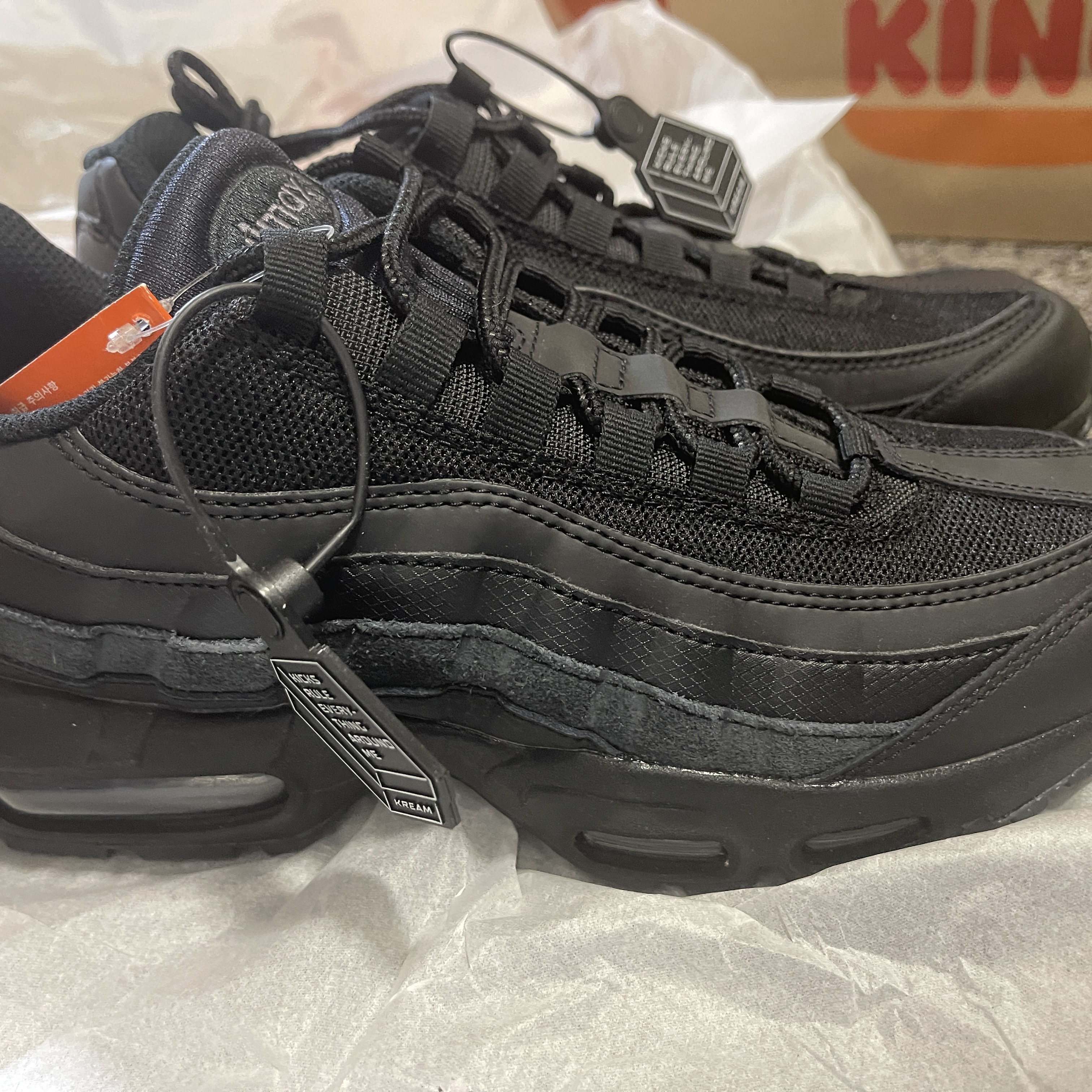 Nike Air Max 95 Essential Triple Black 2020 착용 스타일