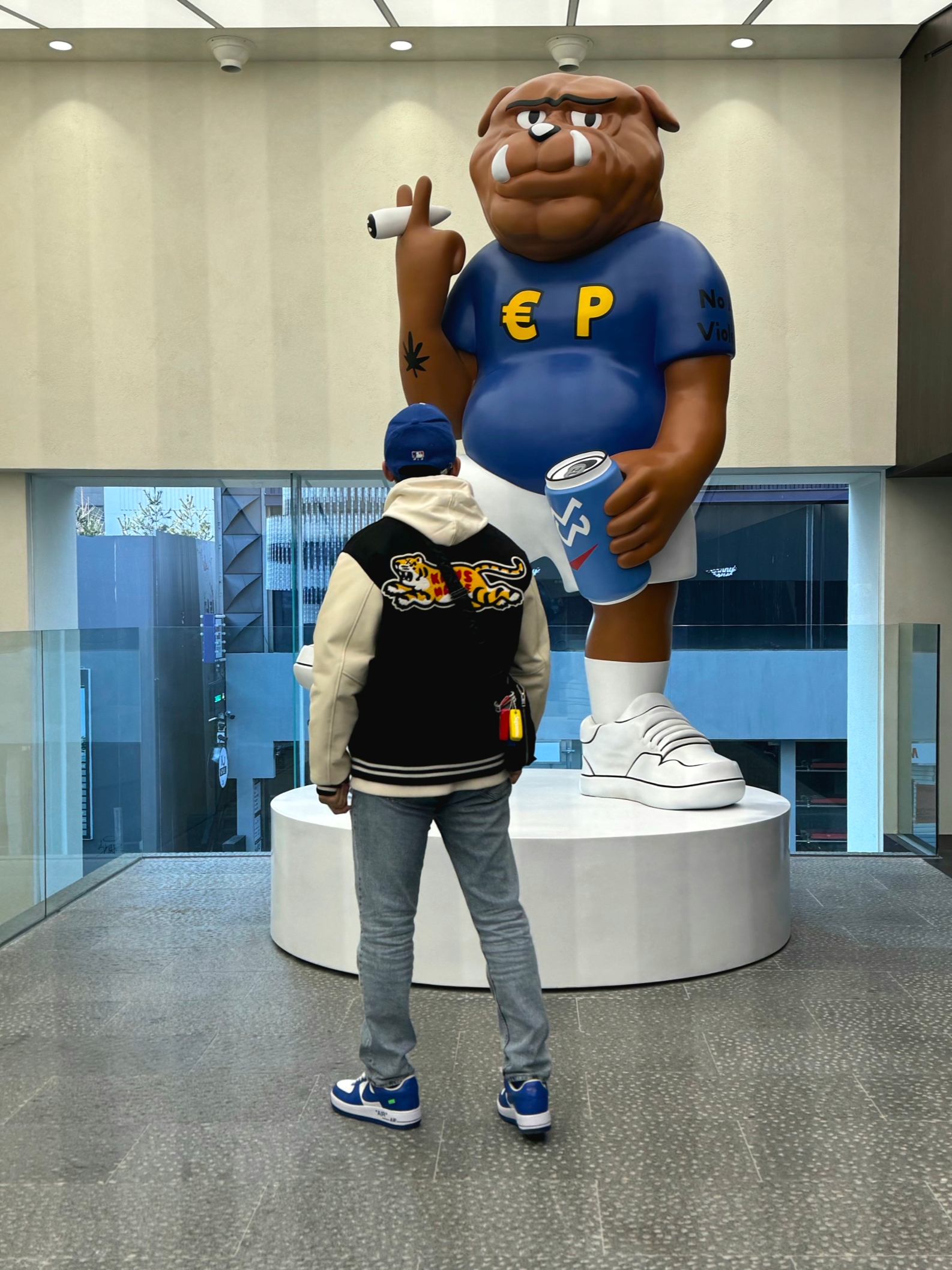 Human Made x Kaws Varsity Jacket #1 Black, Louis Vuitton x Nike Air Force 1 Low by Virgil Abloh White Team Royal 착용 스타일 - 1