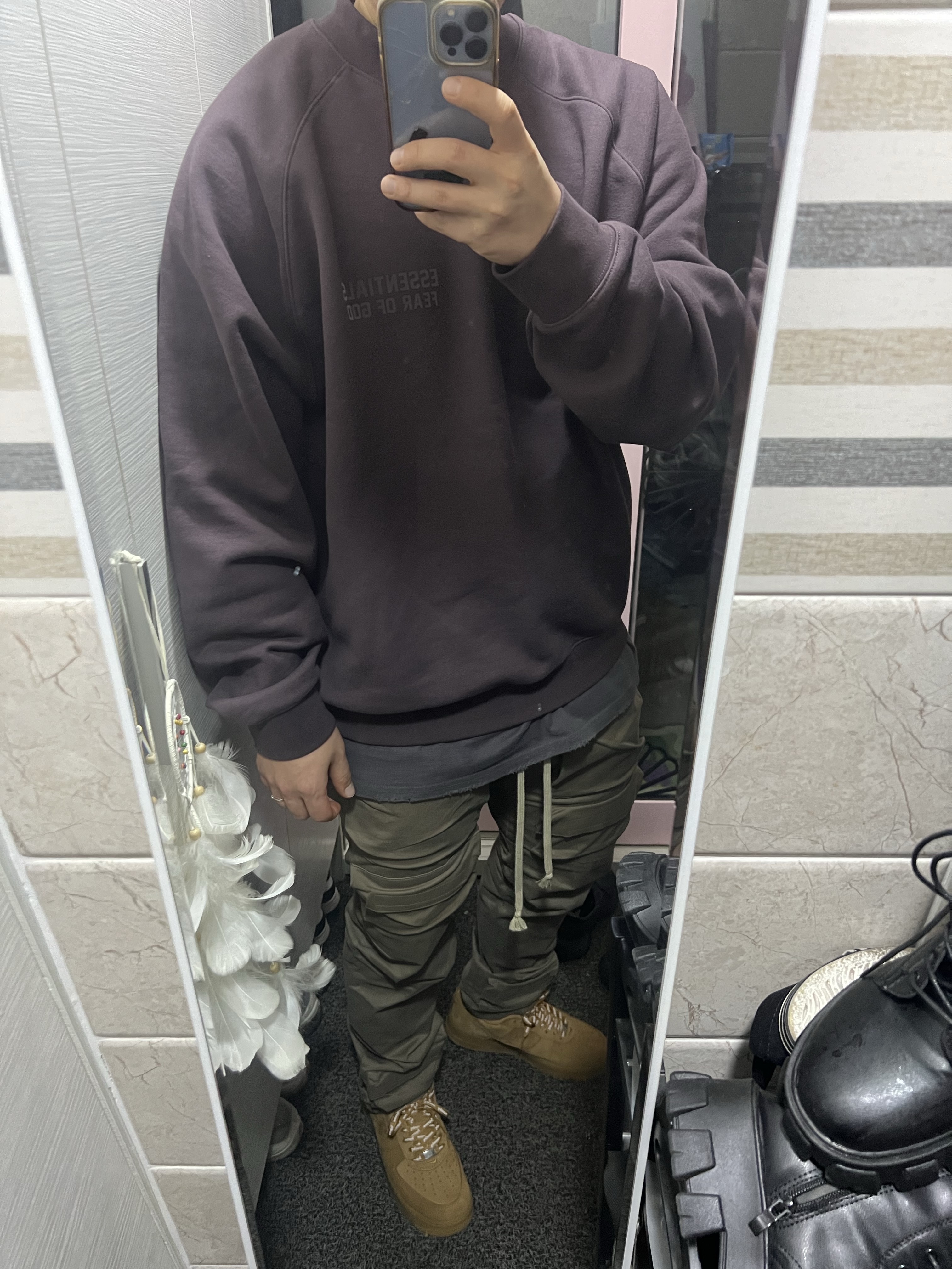 Essentials Crewneck Sweatshirt Plum - 23SS, Nike x Supreme Air Force 1 Low Flax 착용 스타일
