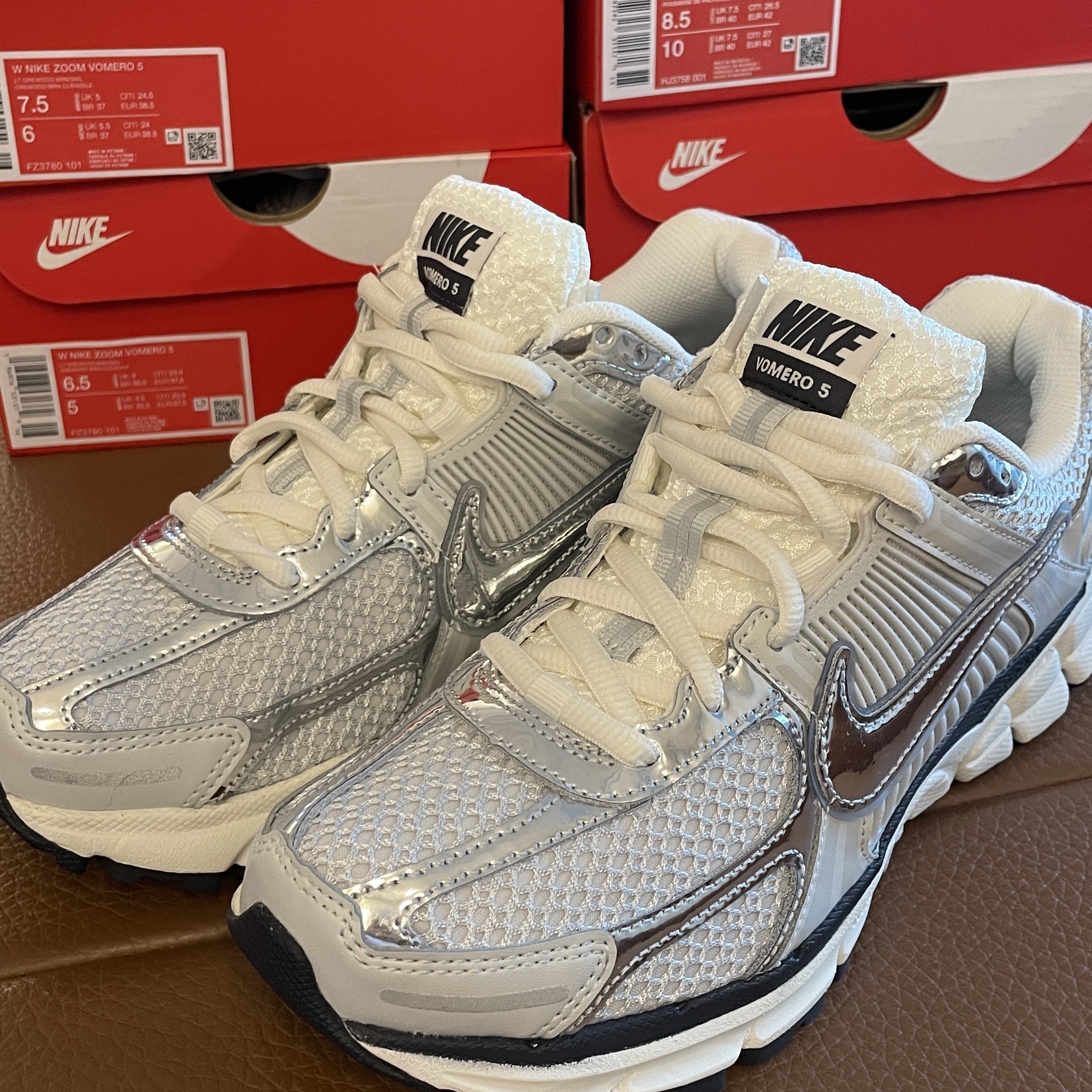 Nike Zoom Vomero 5 Photon Dust Gridiron 착용 스타일 - 1