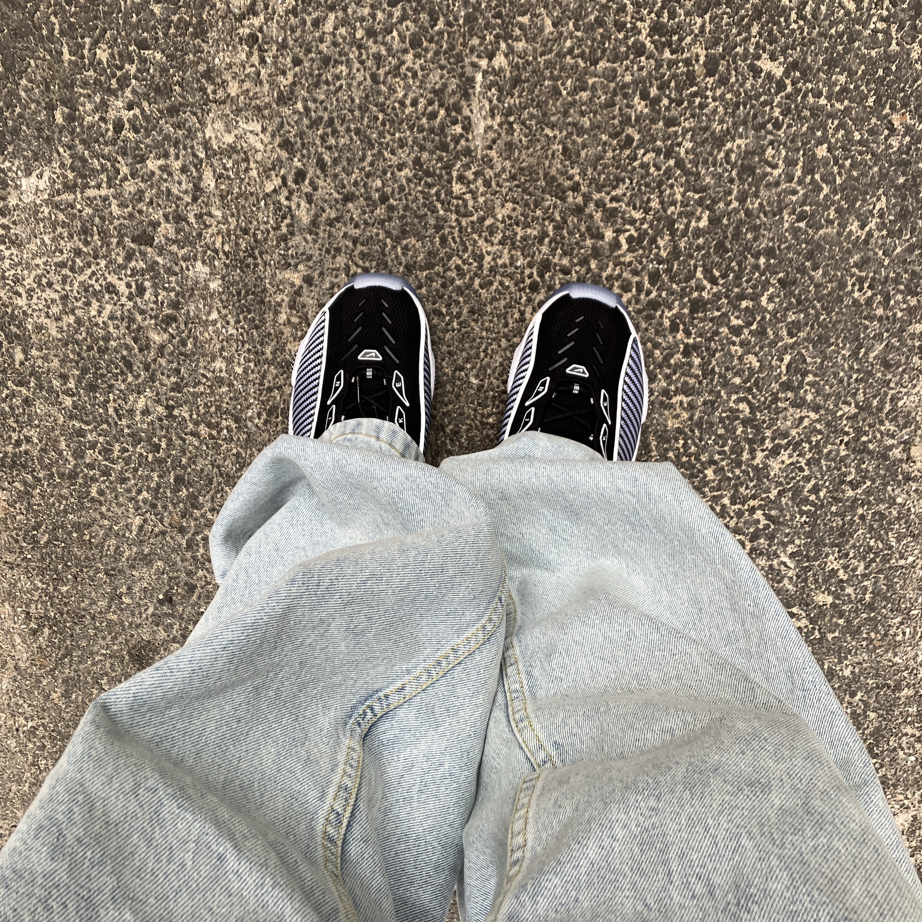 Nike x Drake Nocta Glide Black White Clear, Polar Skate Co Big Boy Jeans Light Blue 착용 스타일