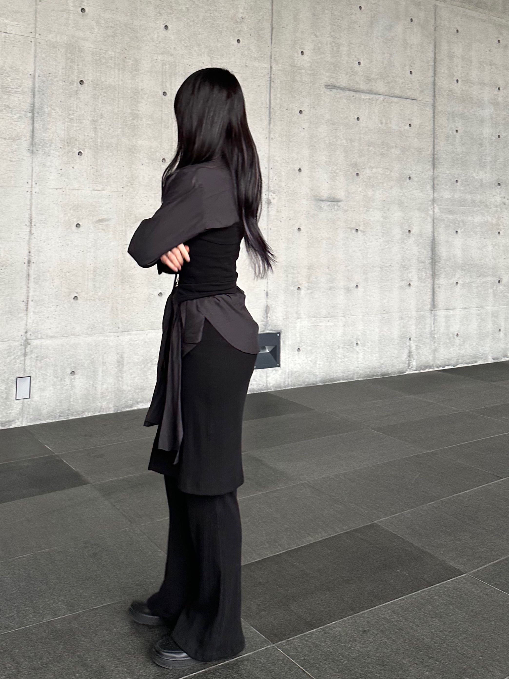 Prada Nylon Quilted Chain Mini Shoulder Bag Black, Nike Air Force 1 '07 Low Triple Black 착용 스타일 - 2