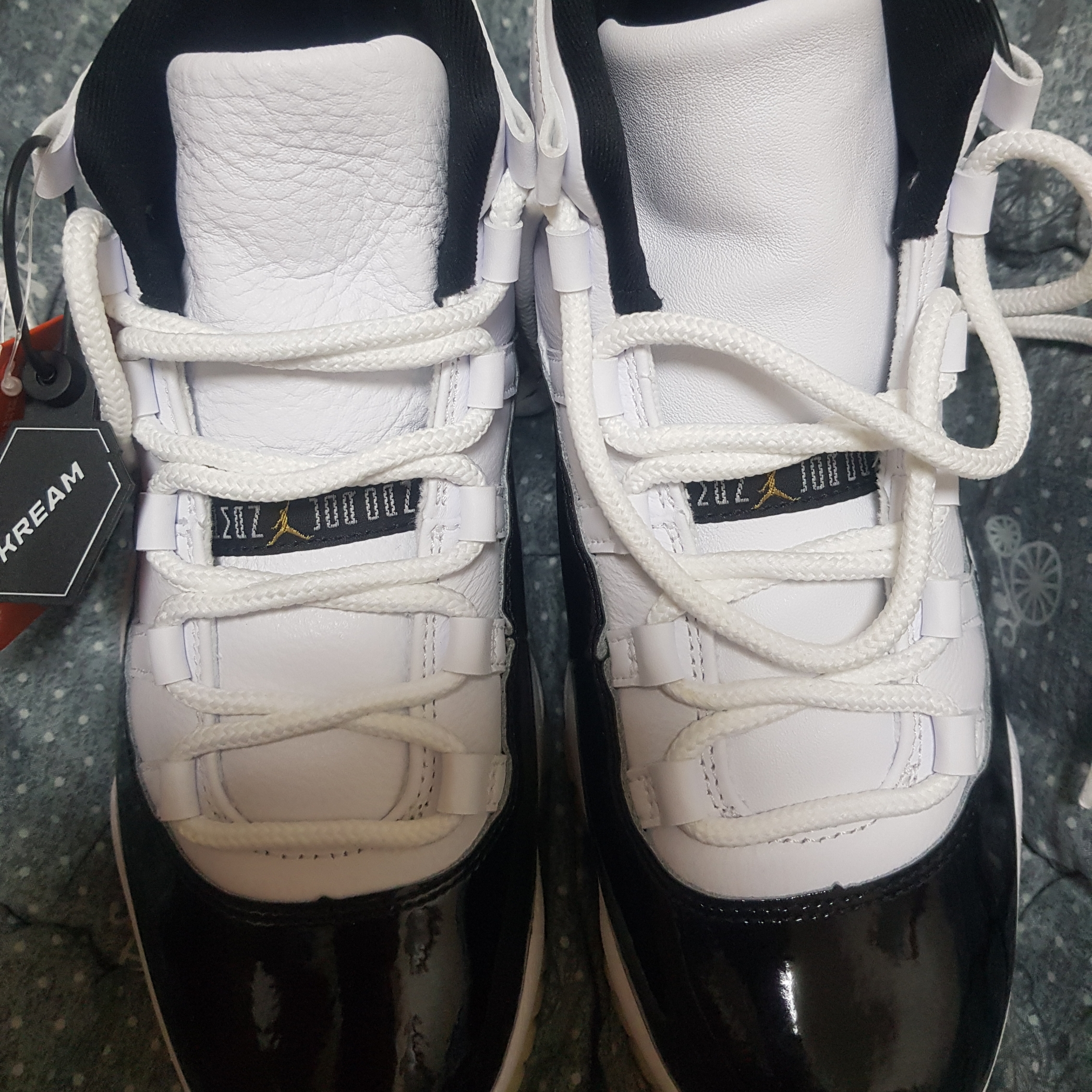 Jordan 11 Retro Gratitude 착용 스타일