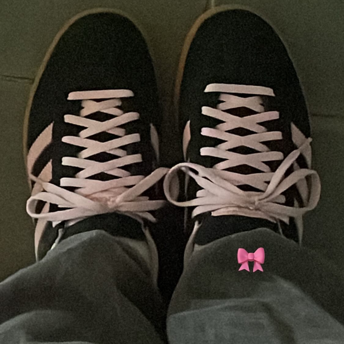 (W) Adidas Spezial Handball Core Black Clear Pink 착용 스타일 - 2