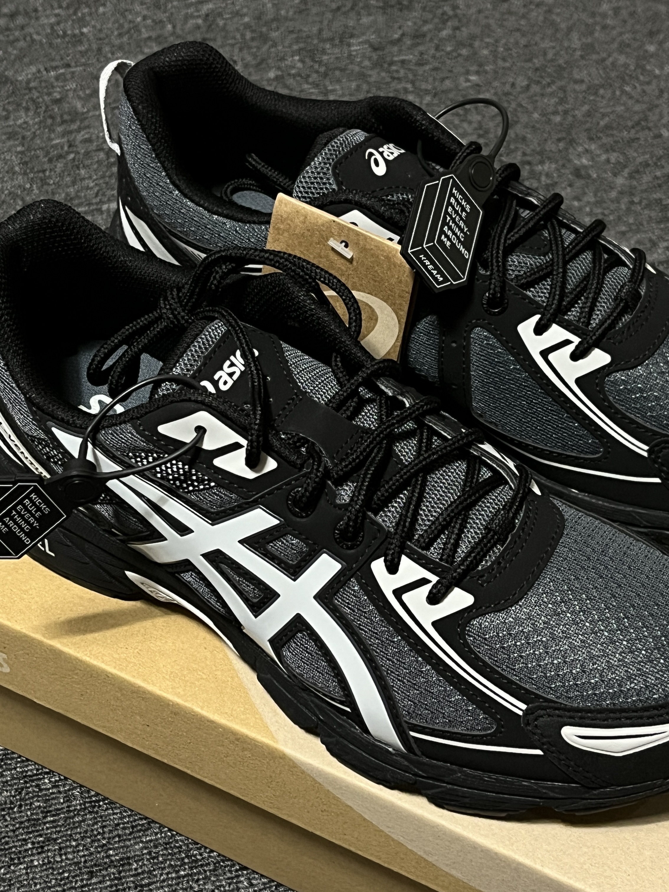 Asics Gel-Venture 6 Carrier Grey 착용 스타일 - 1