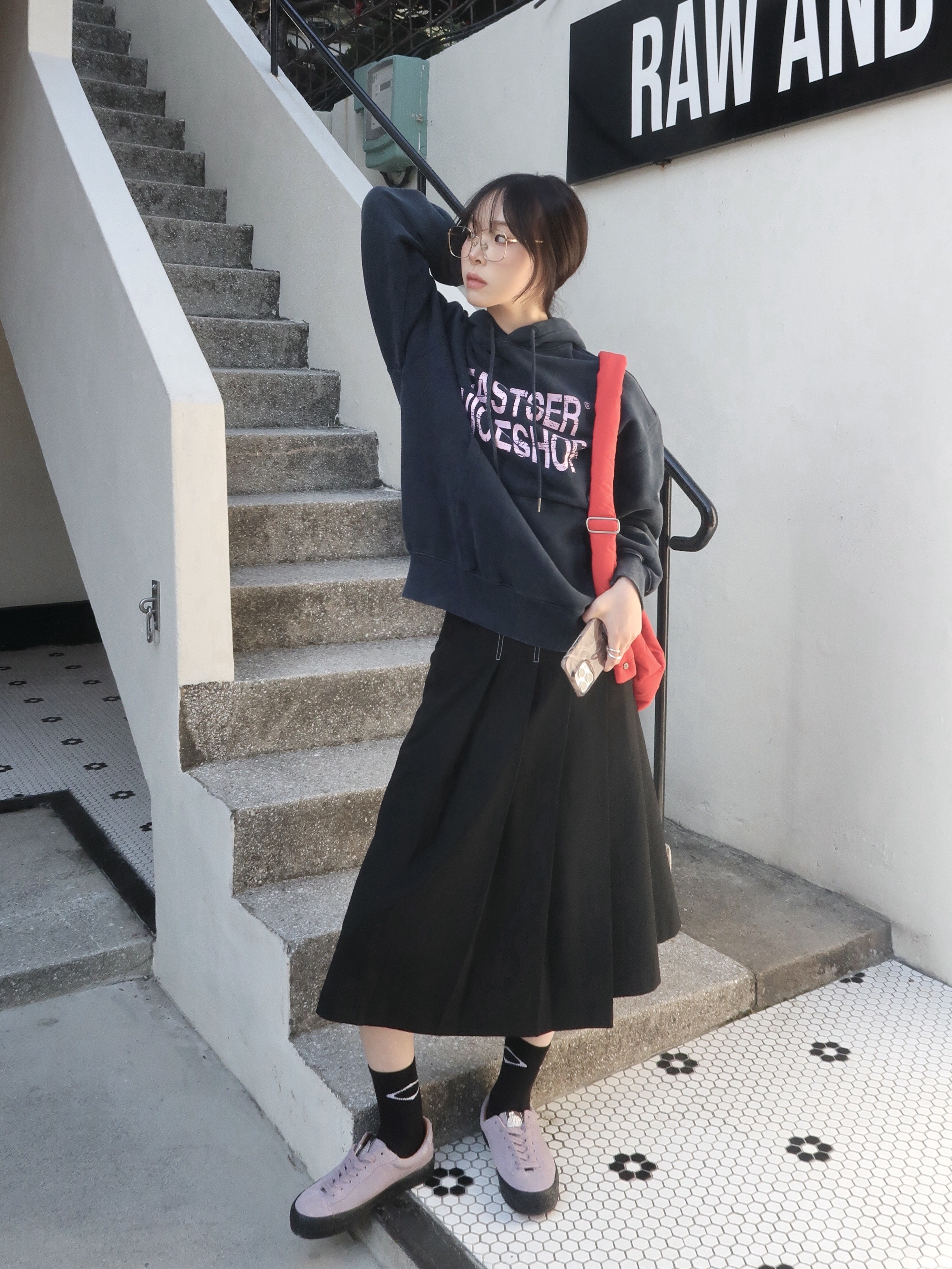 Last Resort AB Vm002 Suede Lo Lilac Black, Mischief Rhombus Middle Tube Socks Black 착용 스타일 - 1