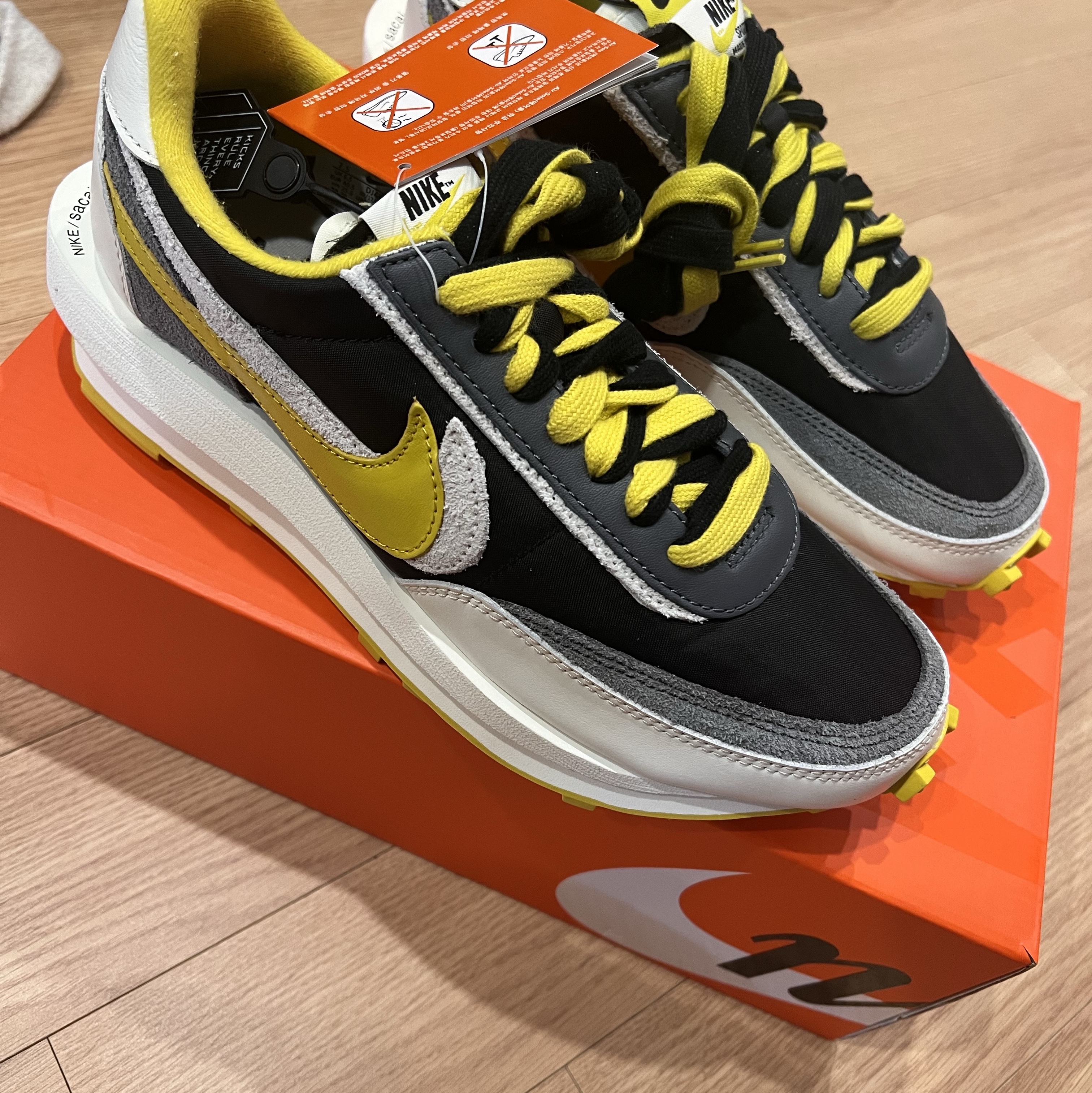 Nike x Sacai x Undercover LDWaffle Black Bright Citron 착용 스타일 - 2