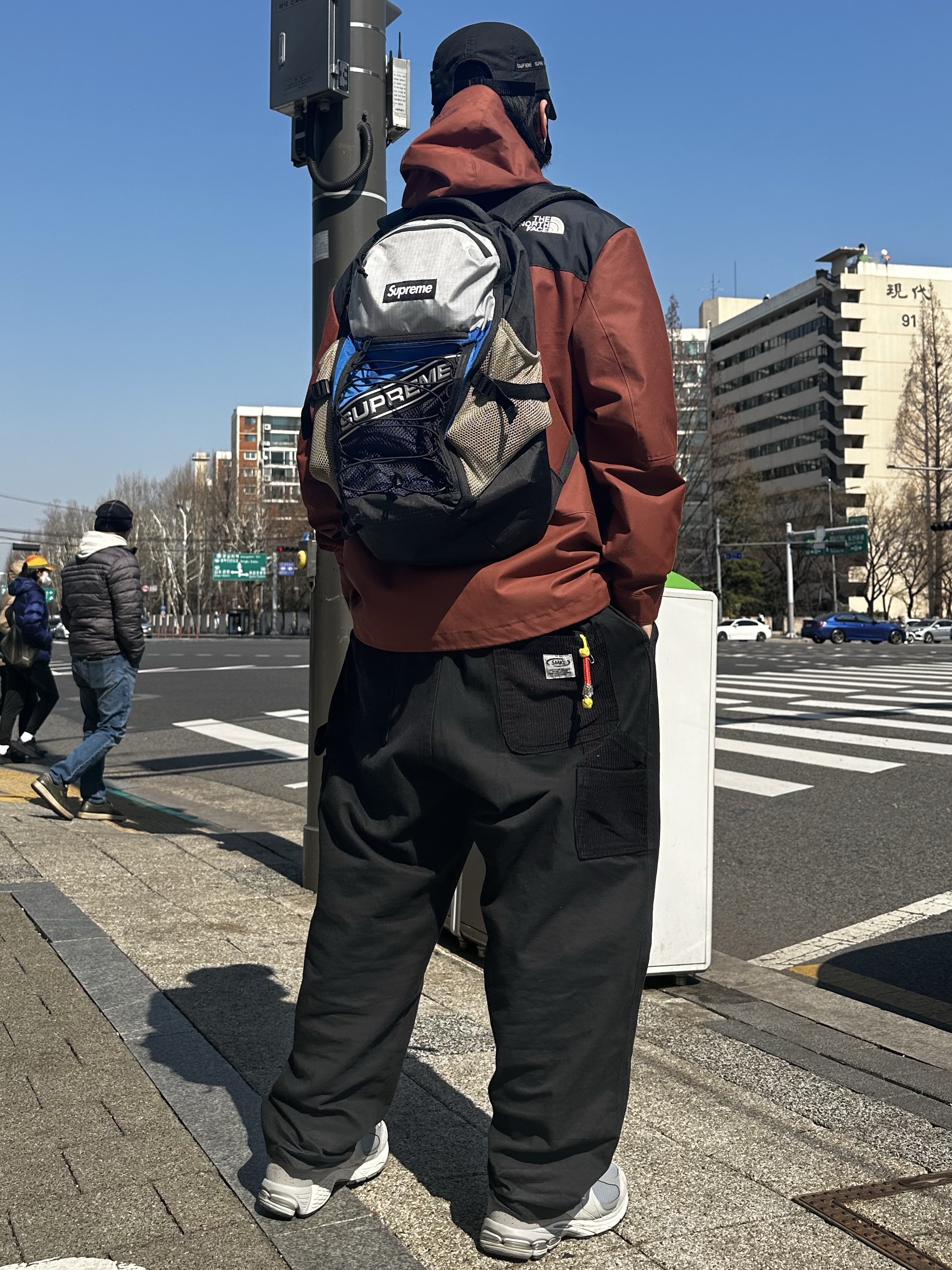 Supreme Backpack Blue - 23FW 착용 스타일 - 2