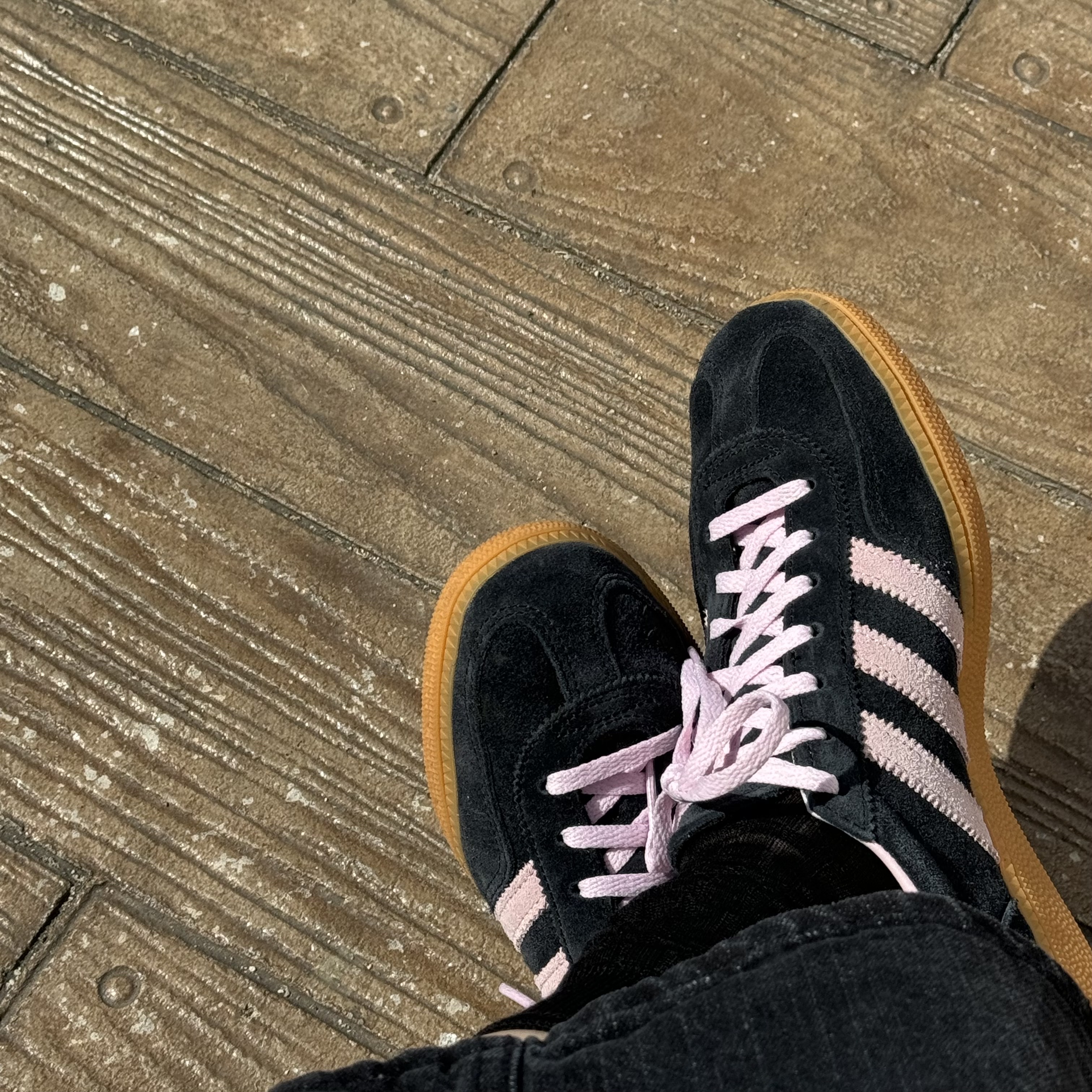 (W) Adidas Spezial Handball Core Black Clear Pink 착용 스타일