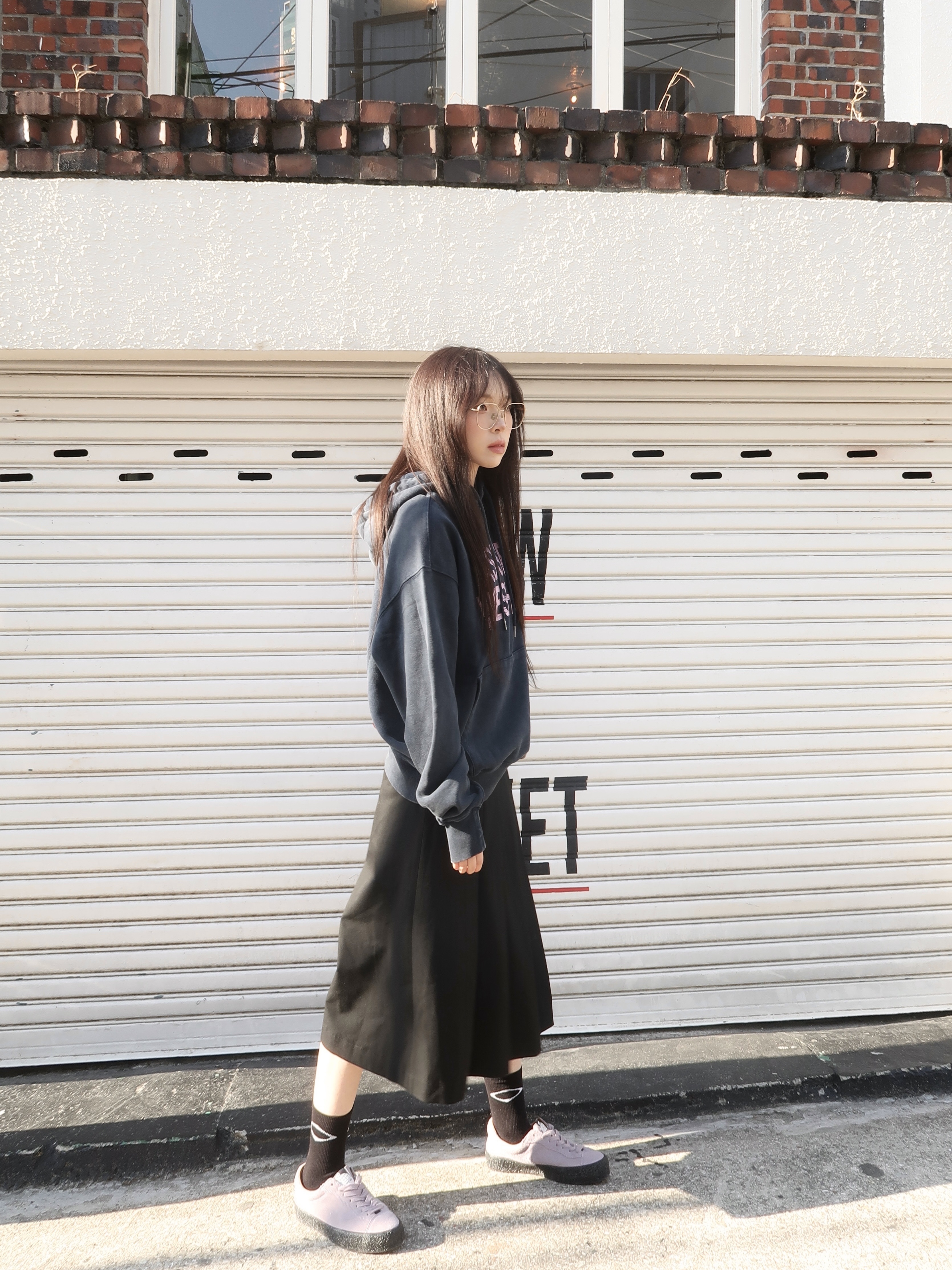 Last Resort AB Vm002 Suede Lo Lilac Black, Mischief Rhombus Middle Tube Socks Black 착용 스타일 - 3
