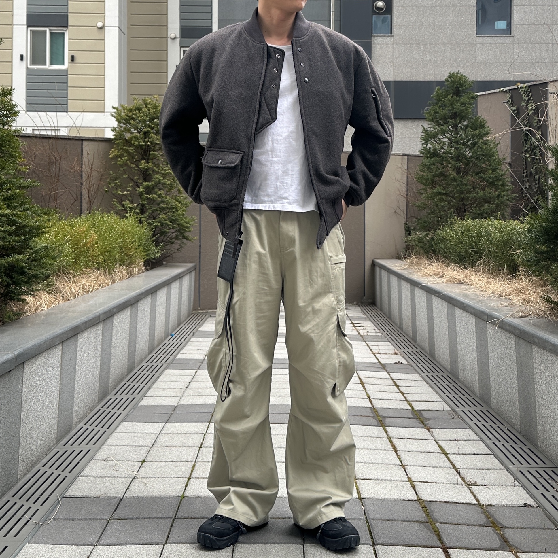 Uniqlo x Engineered Garments Pufftech Short Blouson Dark Gray 착용 스타일