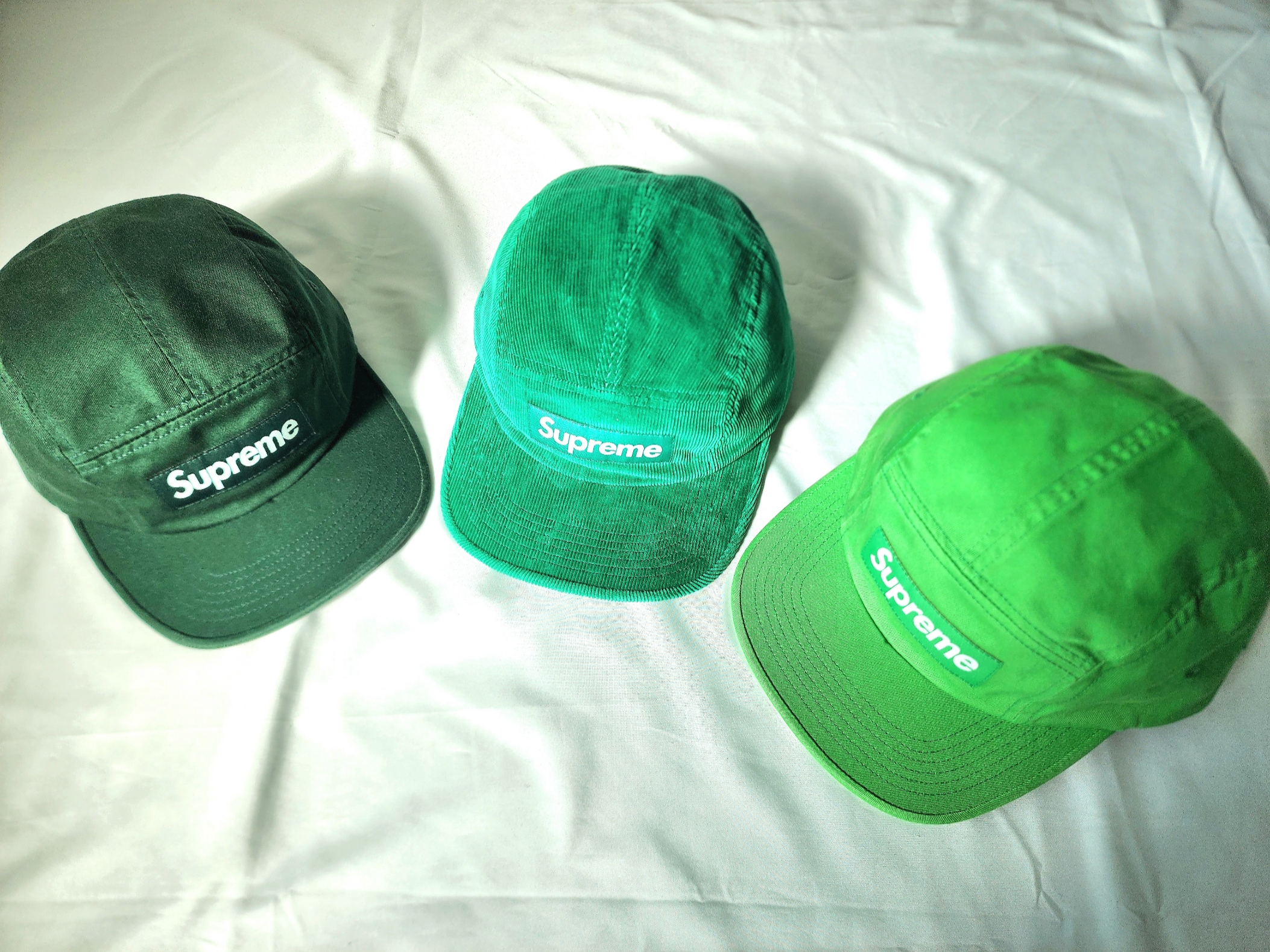 Supreme Washed Chino Twill Camp Cap Green - 24SS, New Balance x Patta 990v3 Made in USA Olive 착용 스타일 - 4