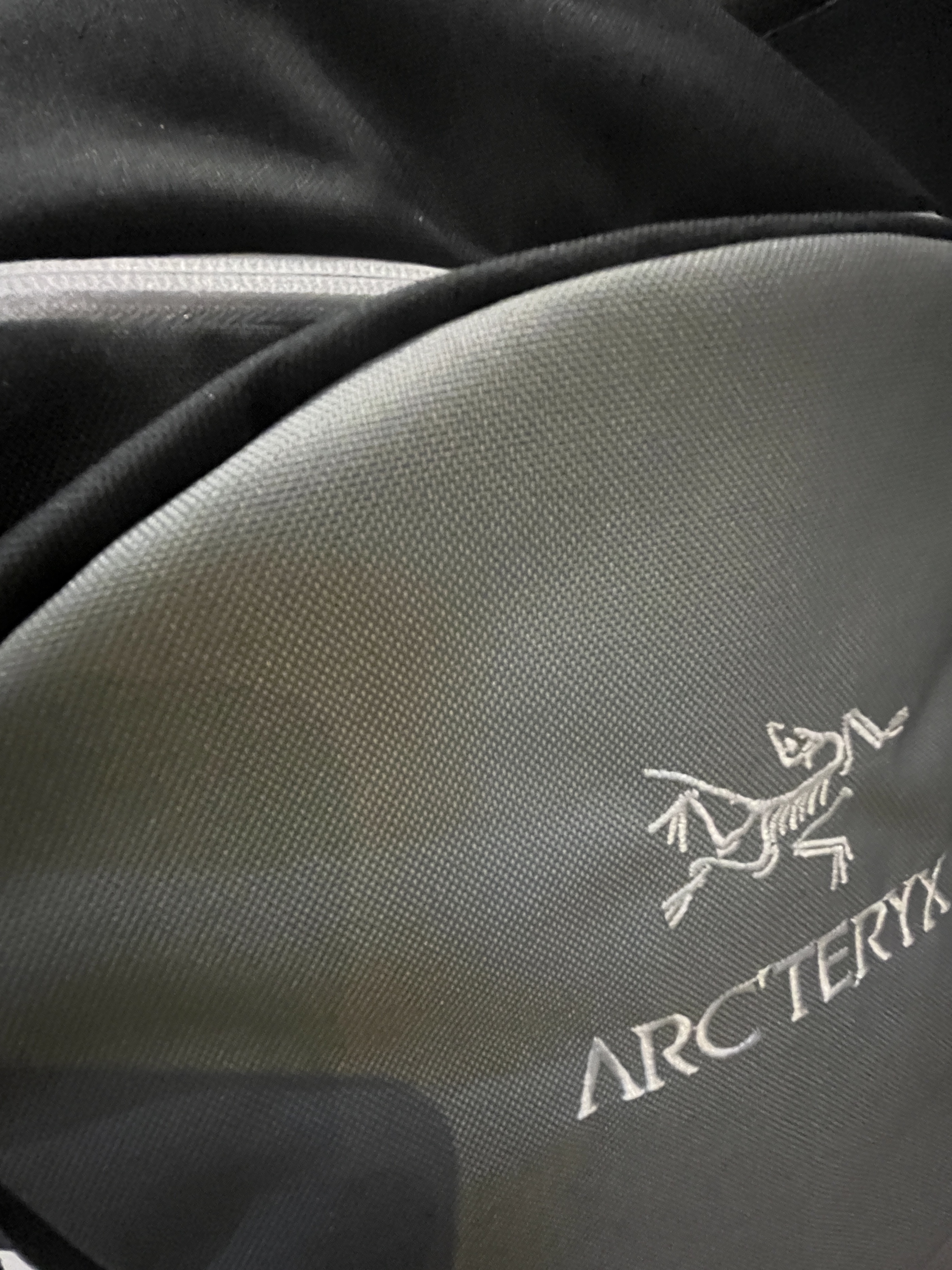 Arc'teryx x Beams Mantis 26 Backpack Tranquil 착용 스타일 - 1