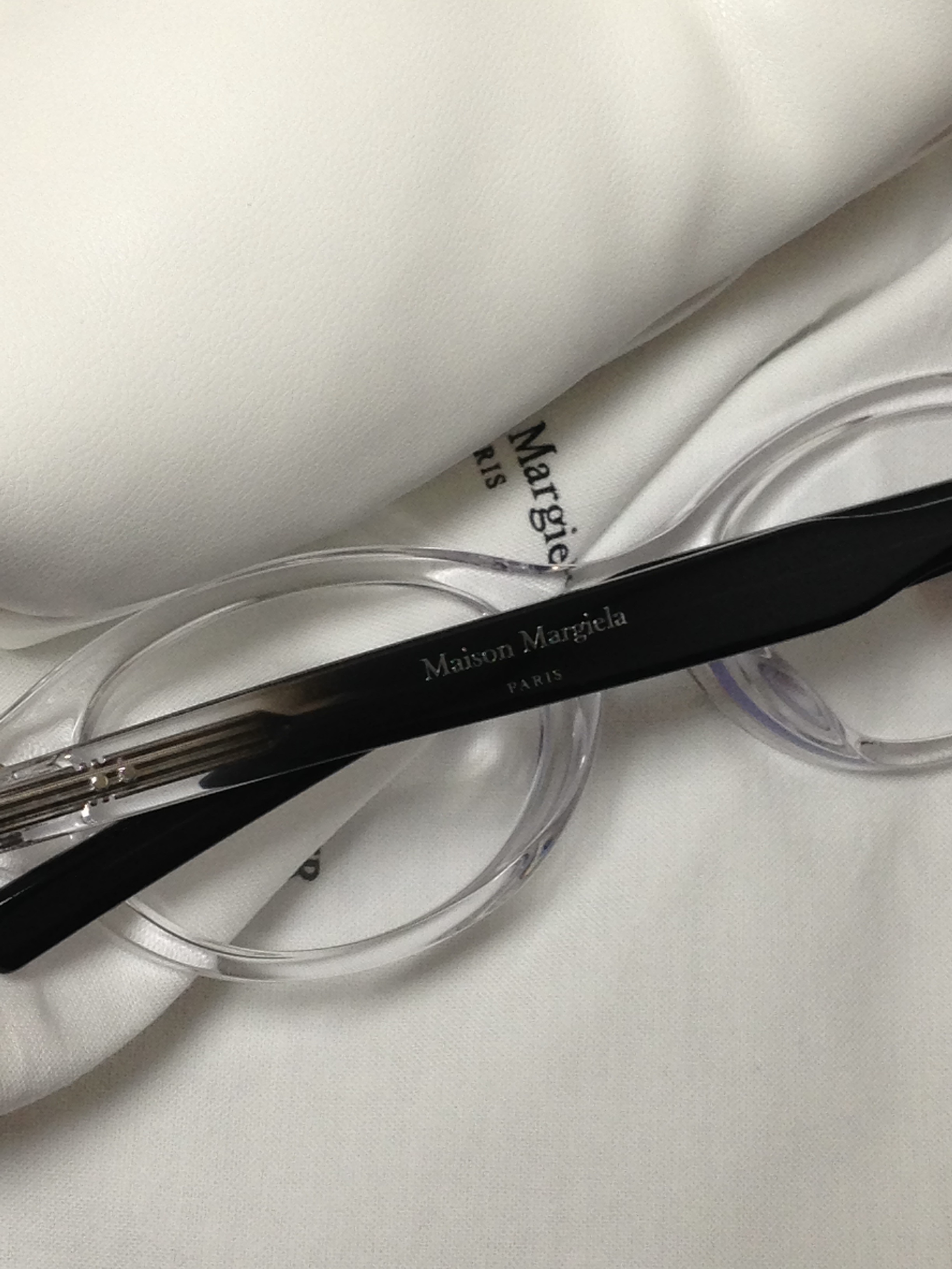 Gentle Monster x Maison Margiela MM111 Translucent Clear 착용 스타일 - 2
