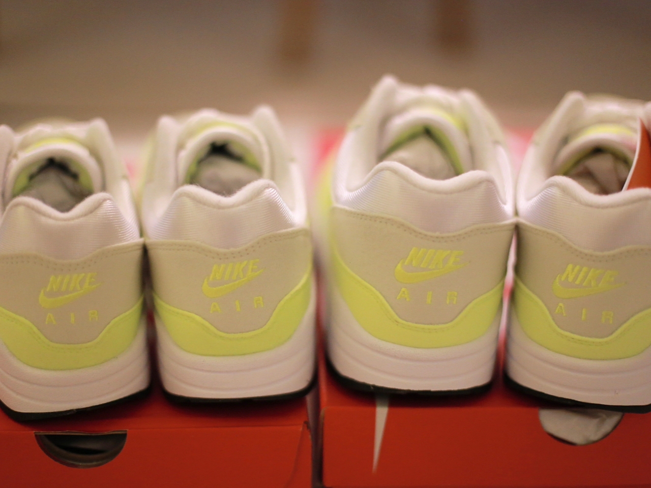 (W) Nike Air Max 1 Volt Sea Glass 착용 스타일 - 3