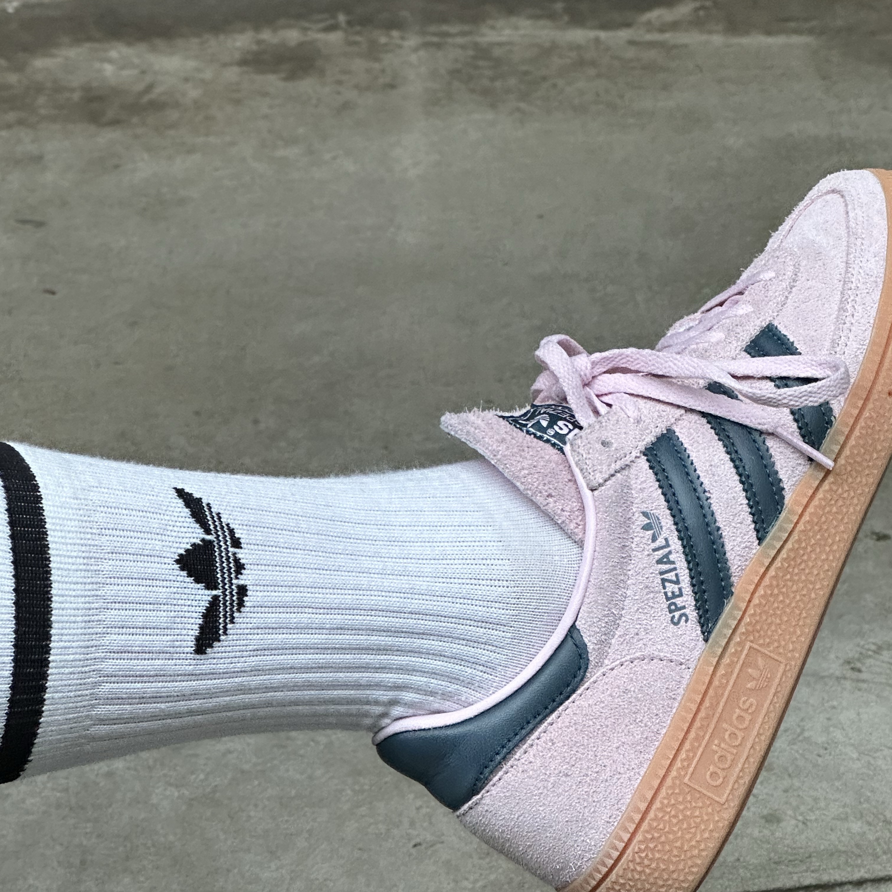 (W) Adidas Spezial Handball Clear Pink 착용 스타일