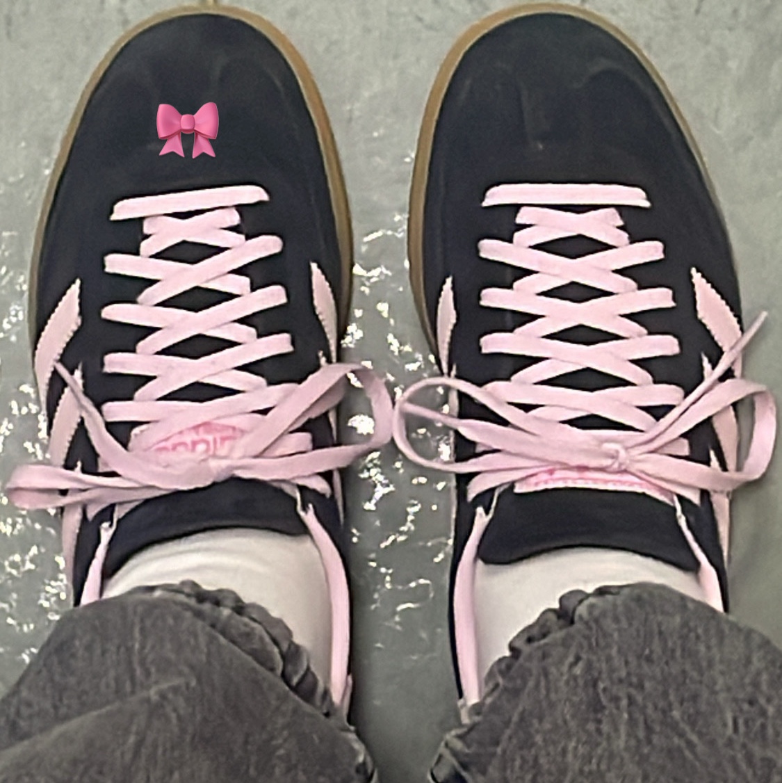 (W) Adidas Spezial Handball Core Black Clear Pink 착용 스타일 - 3