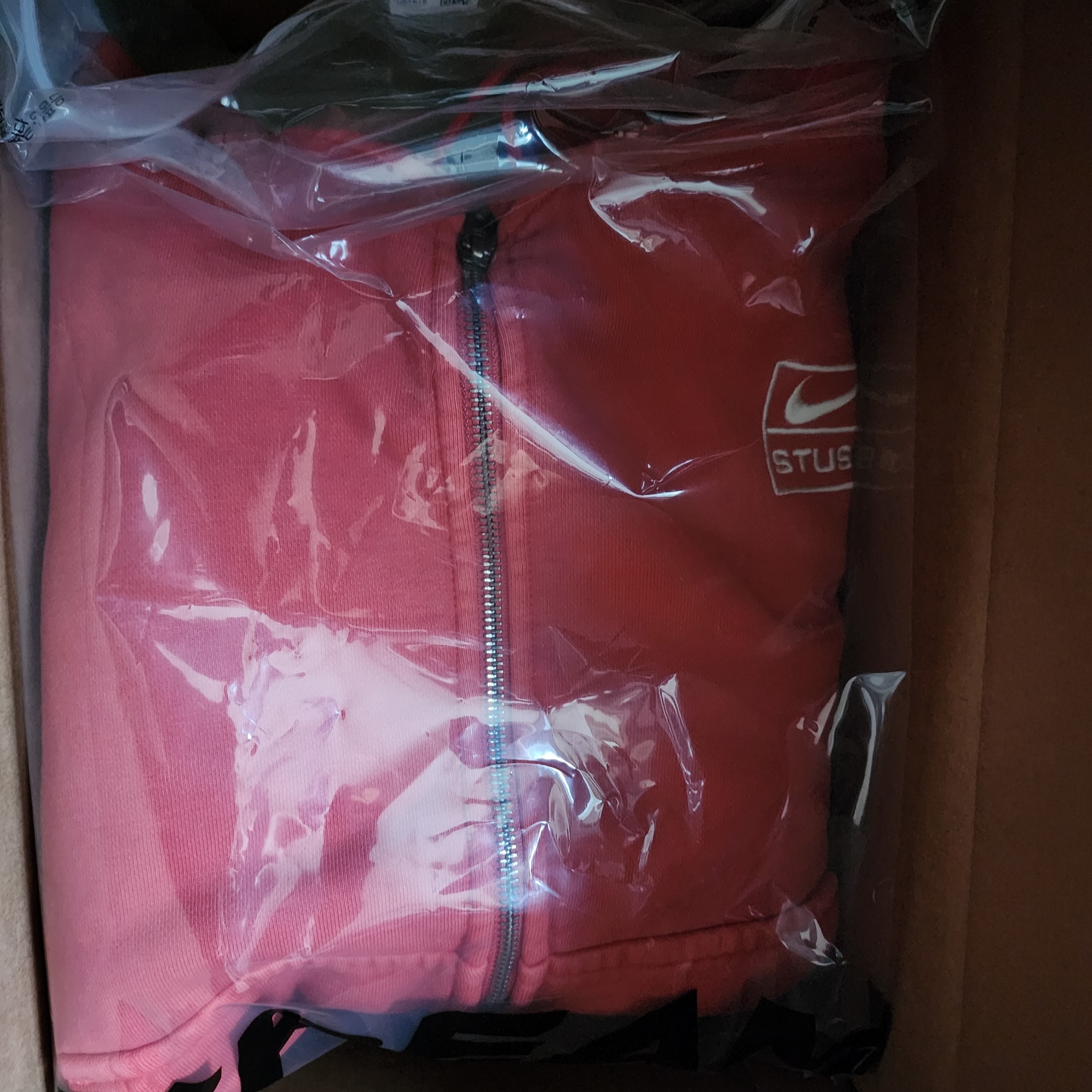 Nike x Stussy Full Zip Pigment Dyed Fleece Hoodie Habanero Red (FJ9161-642) 착용 스타일