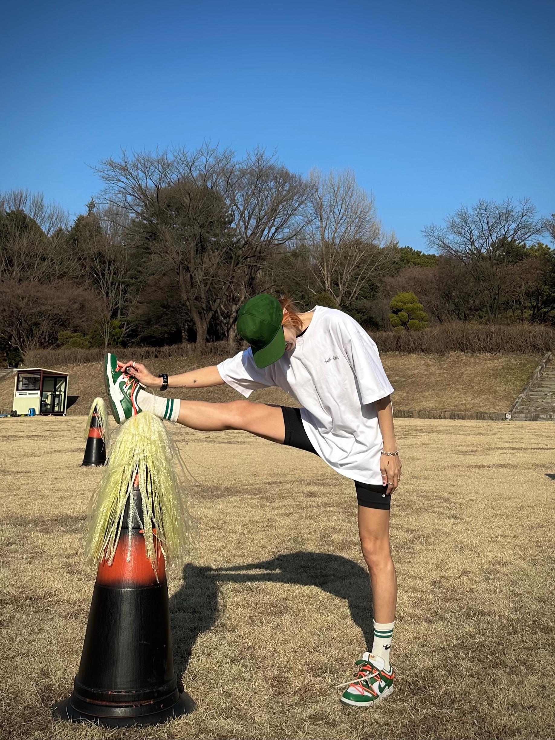 Nike x Off-White Dunk Low Pine Green, Jordan x Off-White Pro Jumpman Air Cap Forest Green 착용 스타일 - 2