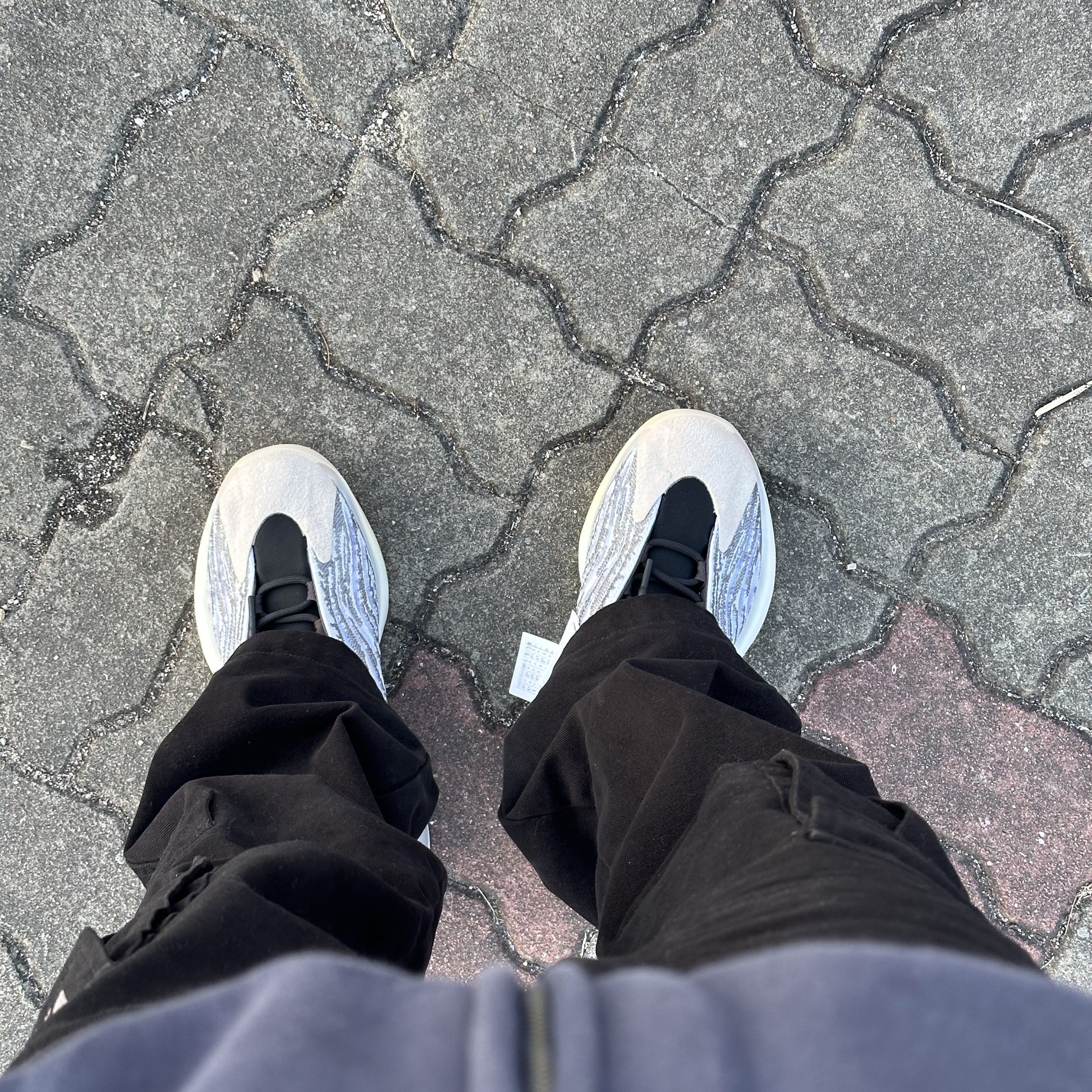 Adidas Yeezy QNTM Lifestyle, Adidas Yeezy Boost 350 V2 Beluga - Reflective 착용 스타일 - 3