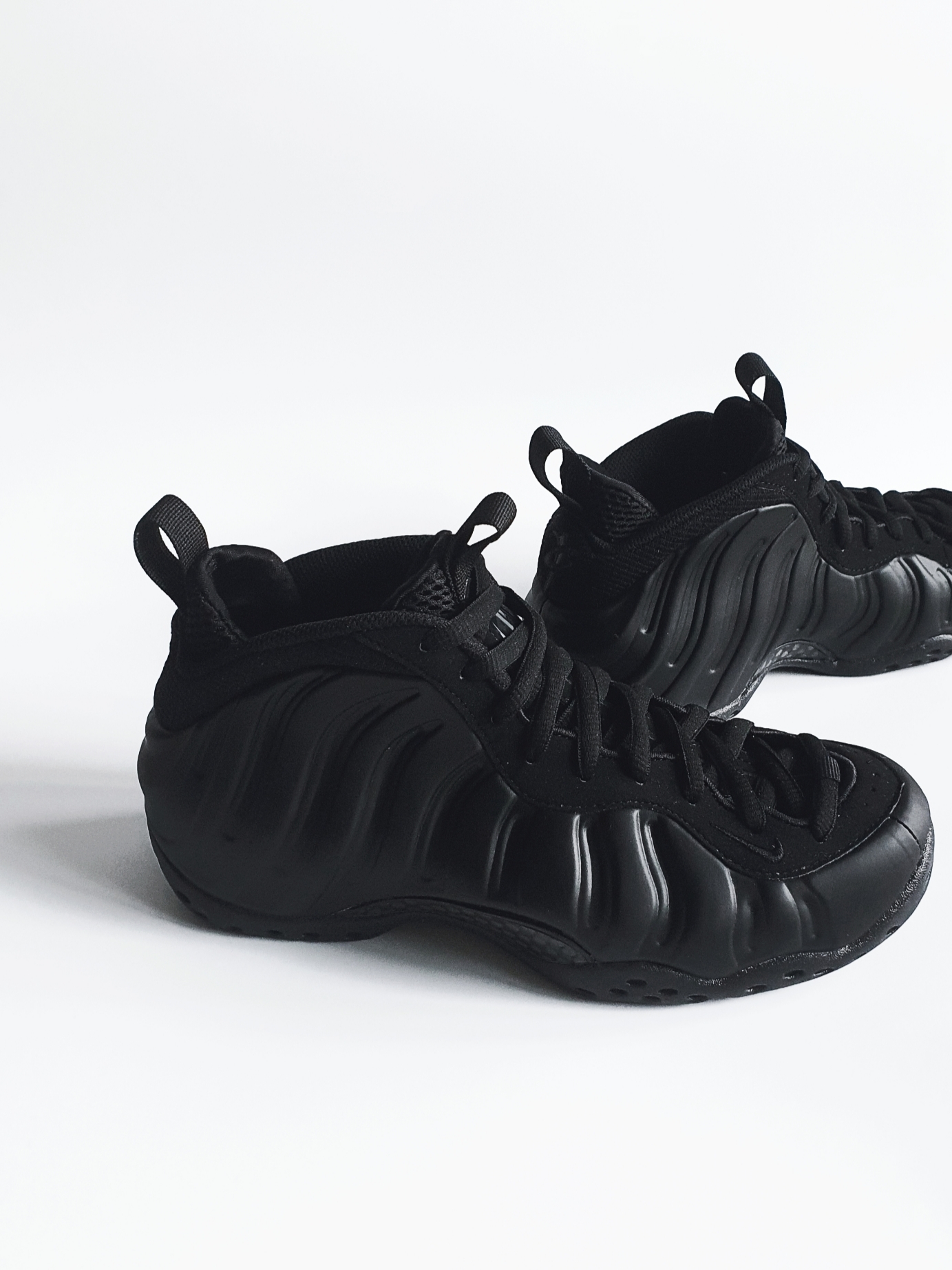 Nike Air Foamposite One Black Anthracite 착용 스타일