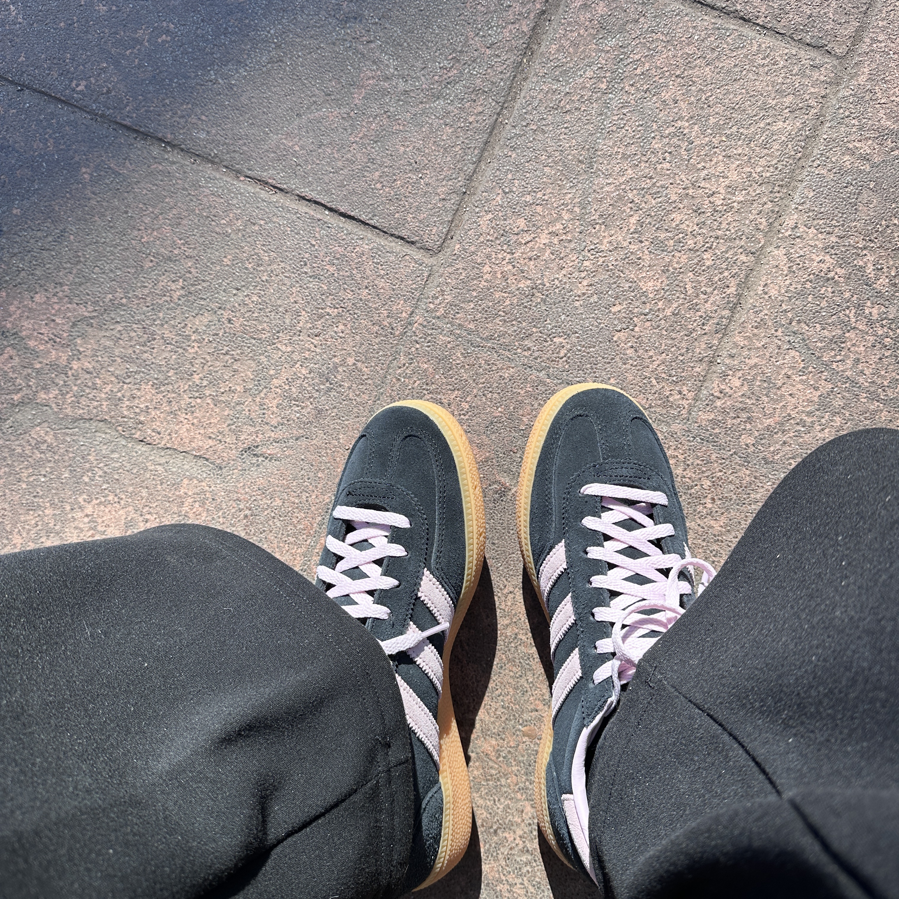 (W) Adidas Spezial Handball Core Black Clear Pink 착용 스타일
