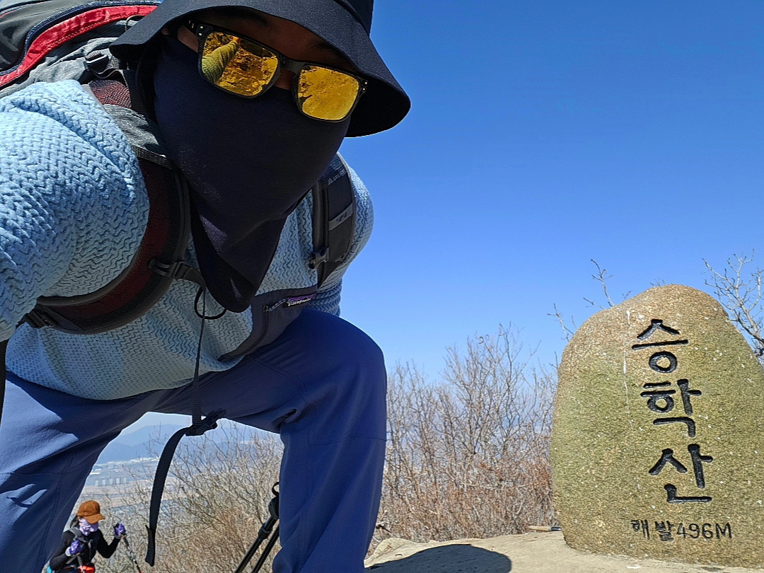 Oakley Holbrook Matte Black Frame Prizm Rose Gold Lenses Low Bridge Fit, Arc'teryx Sinsolo Hat Black 착용 스타일 - 3