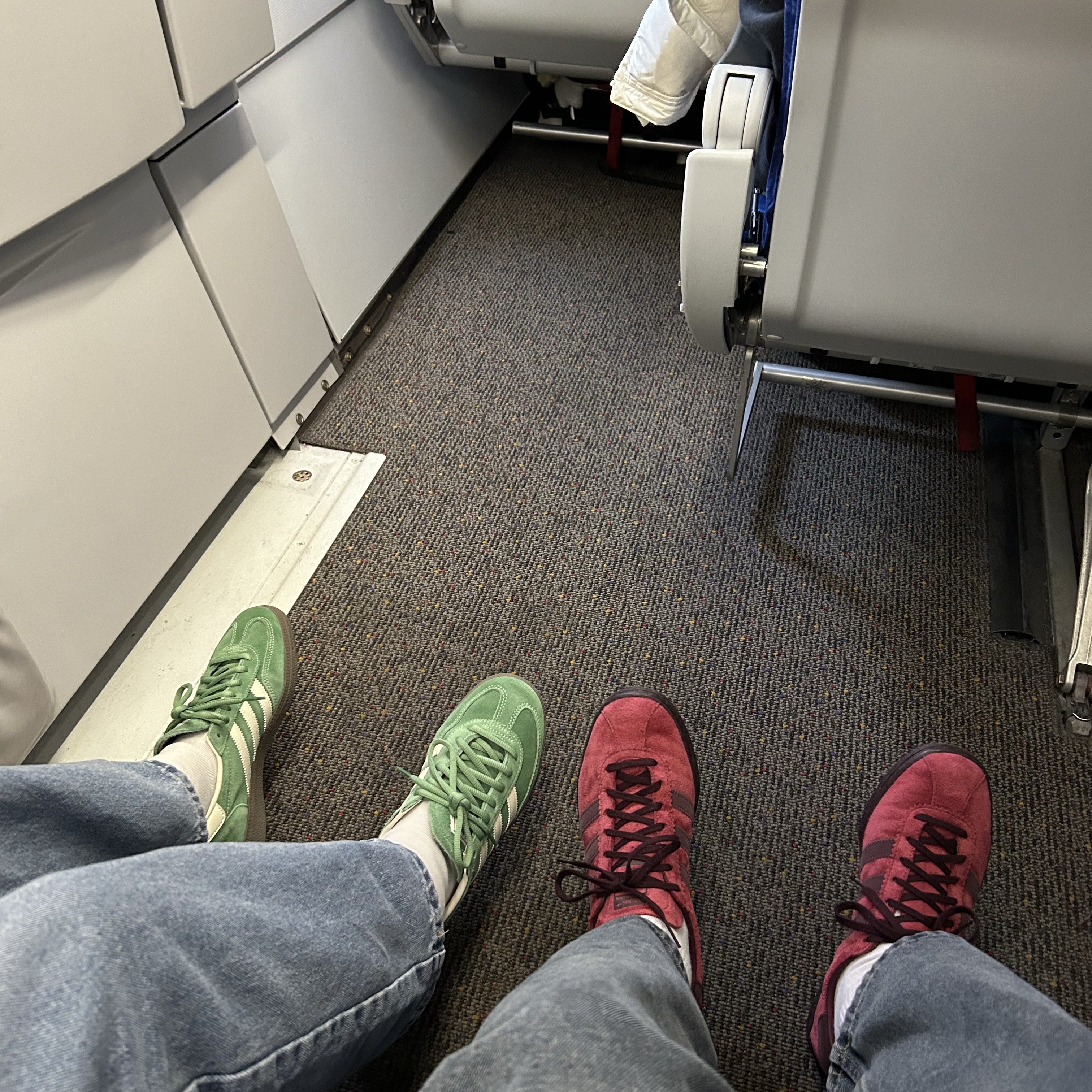 Adidas Tobacco Gruen Collegiate Burgundy, Adidas Samba OG Collegiate Green 착용 스타일