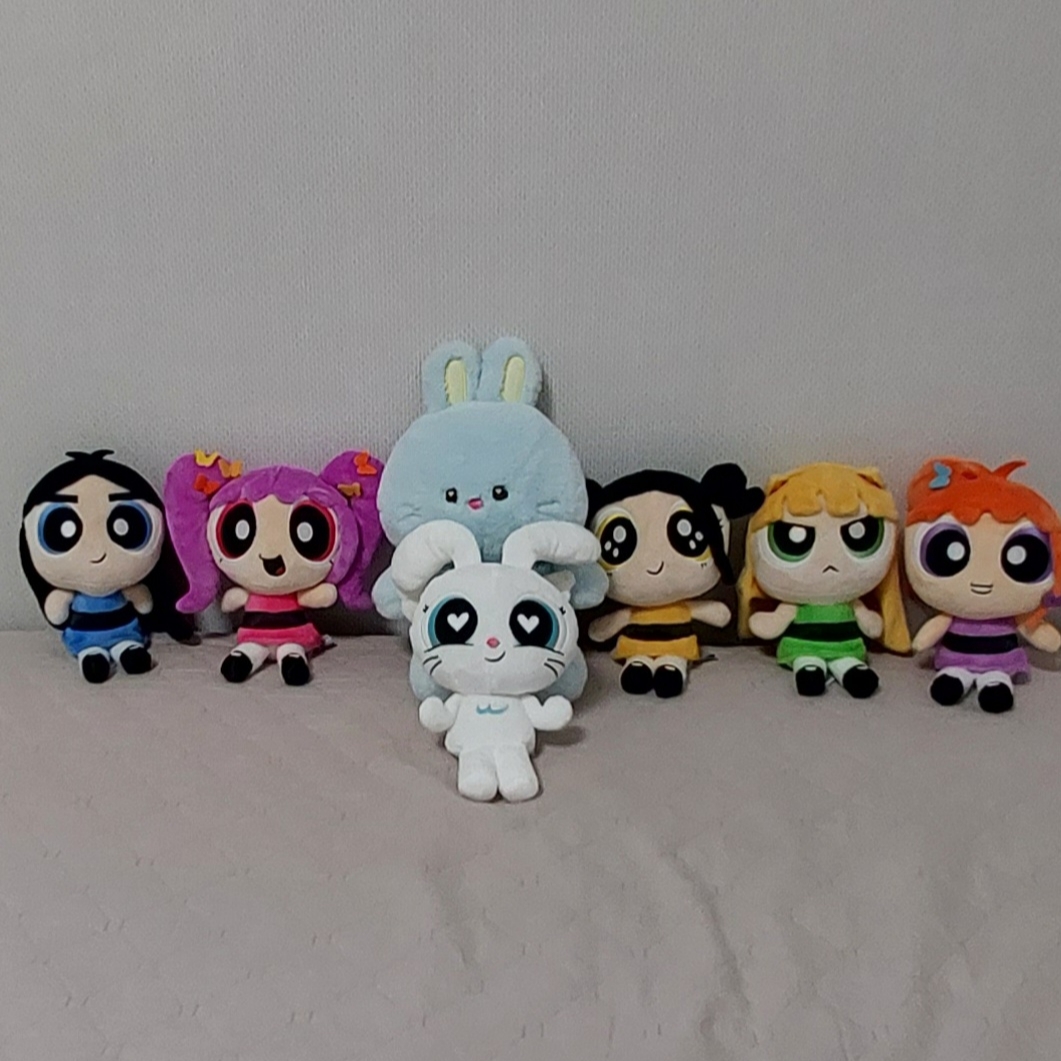Newjeans x The Powerpuff Girls Doll Medium Hyein, Newjeans x The Powerpuff Girls Doll Medium Hanni 착용 스타일