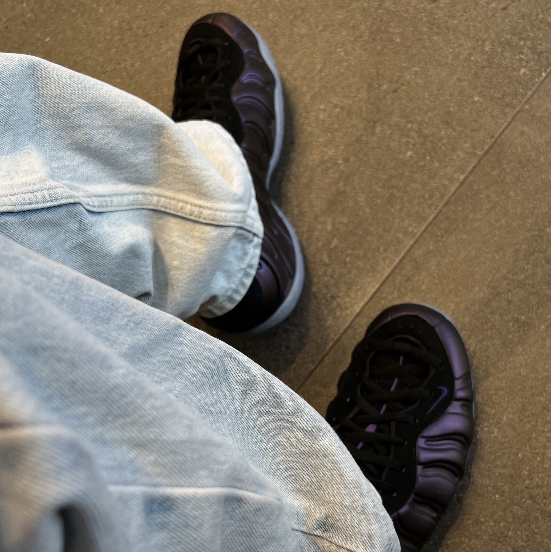 Nike Air Foamposite One Black Varsity Purple 착용 스타일