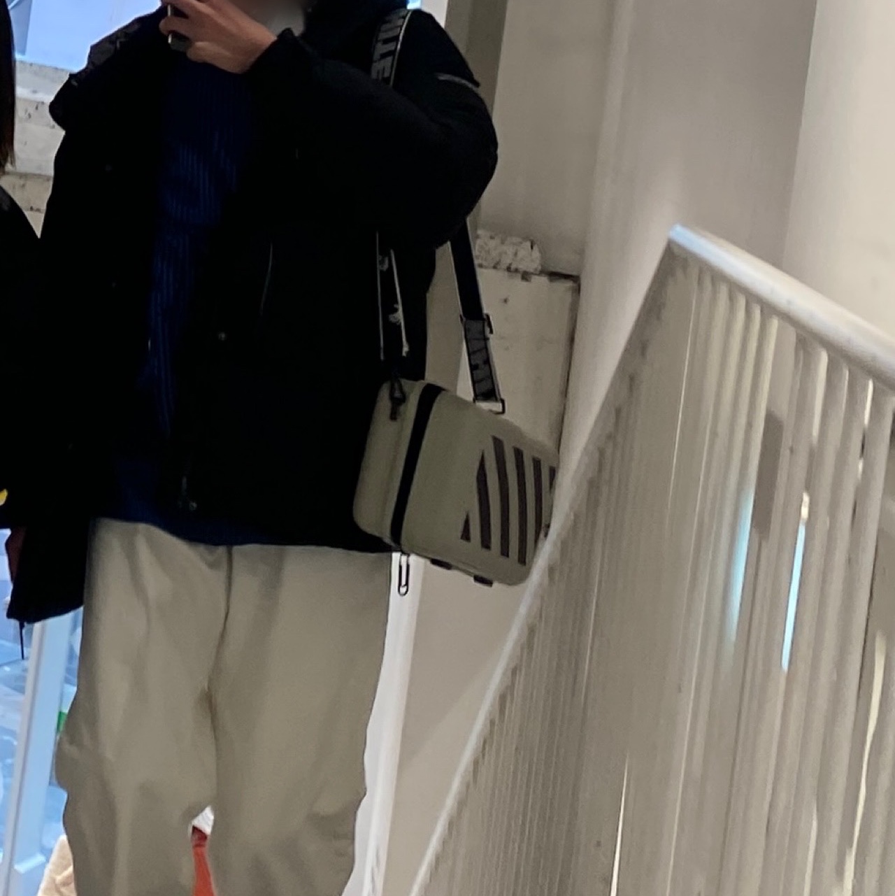 Off-White x Amore Pacific Protection Box (Without Cosmetics) 착용 스타일