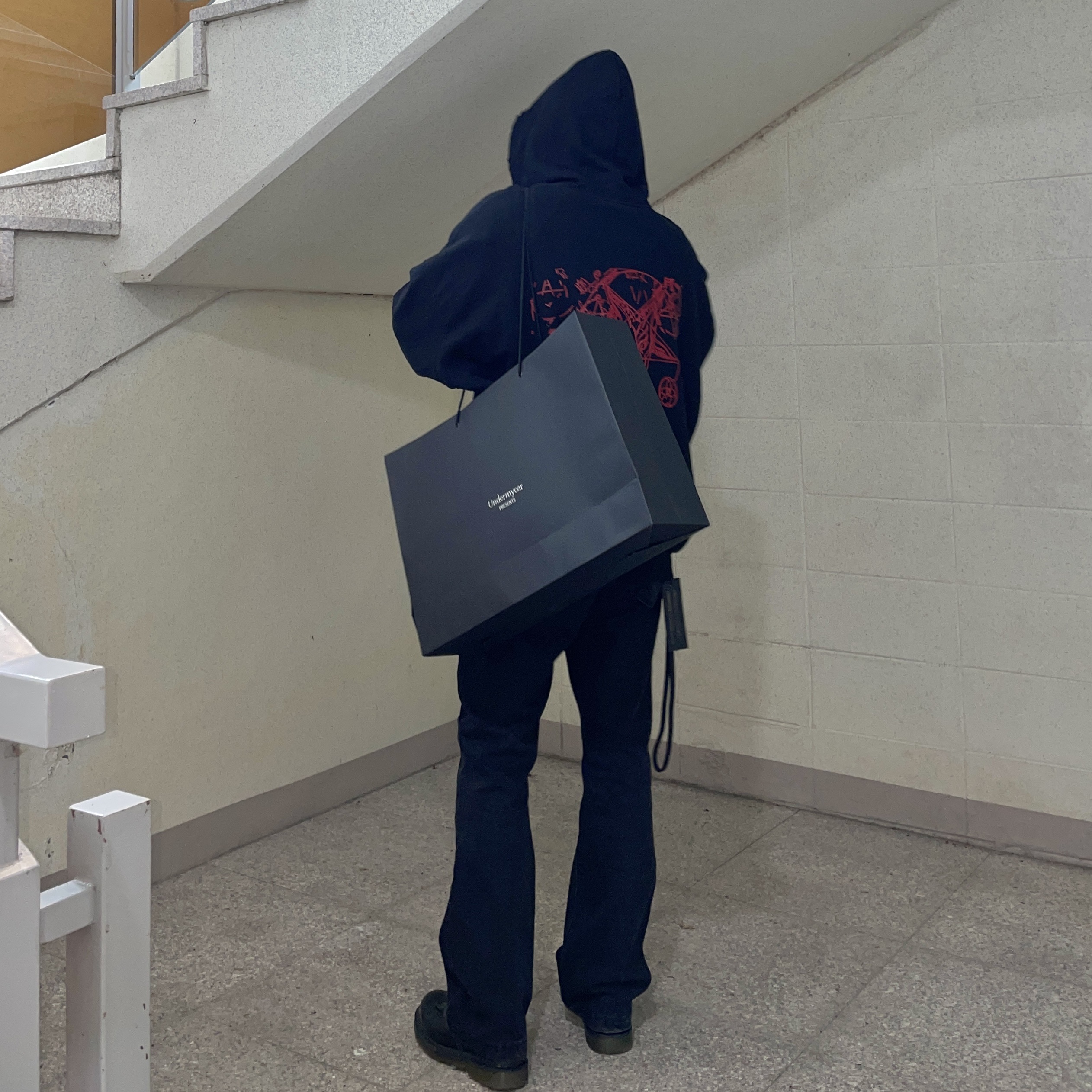 Undermycar x Emostanceclub Deremo Double Logo Oversized Hoodie Toreador - 23FW, Dr. Martens 1460 Smooth Boots Black 착용 스타일 - 3