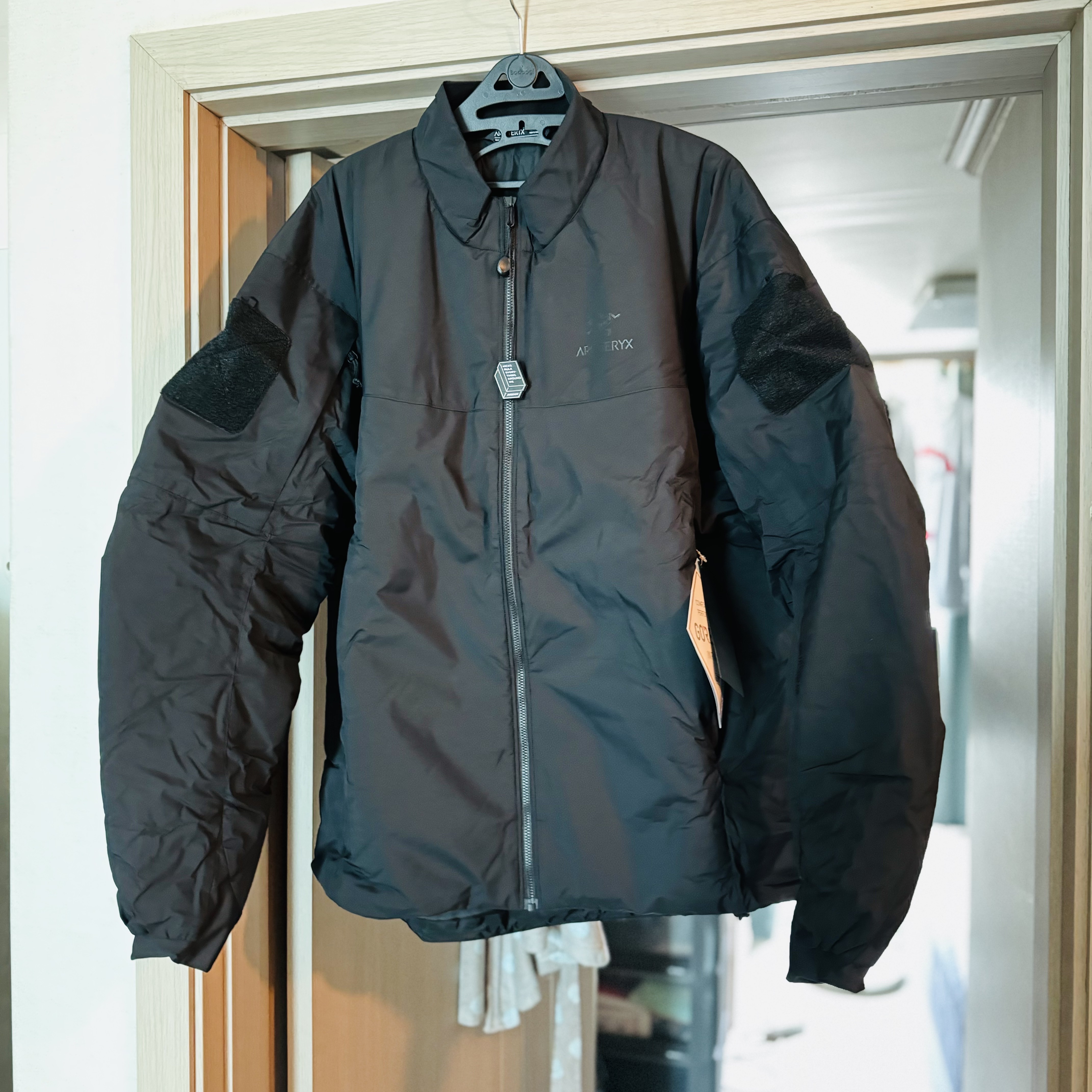 Arc'teryx LEAF Cold WX Jacket LT Gen 2 Black 착용 스타일 - 3