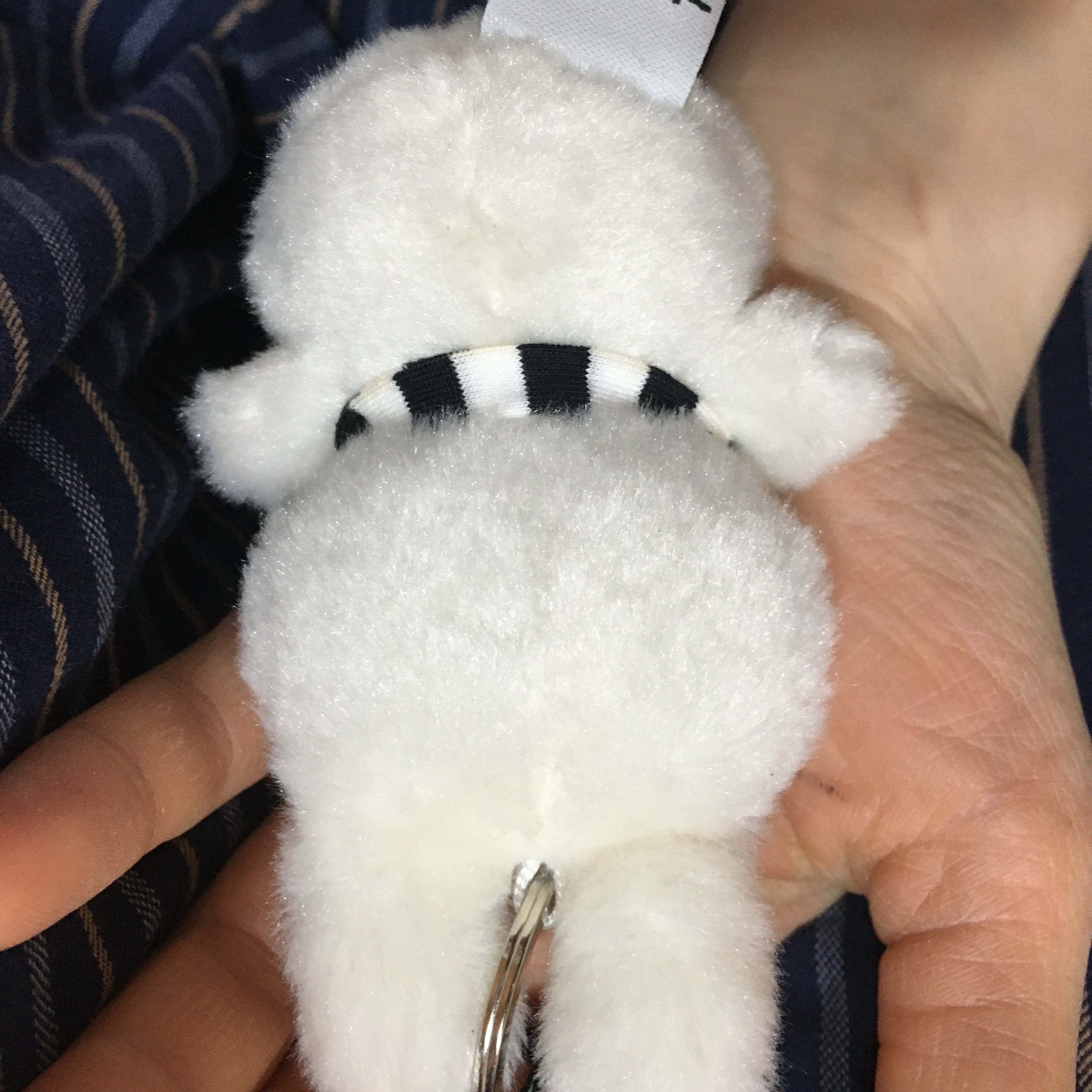 Miffy x Bon Ton Toys Sitting Keychain with Scarf White 착용 스타일 - 2