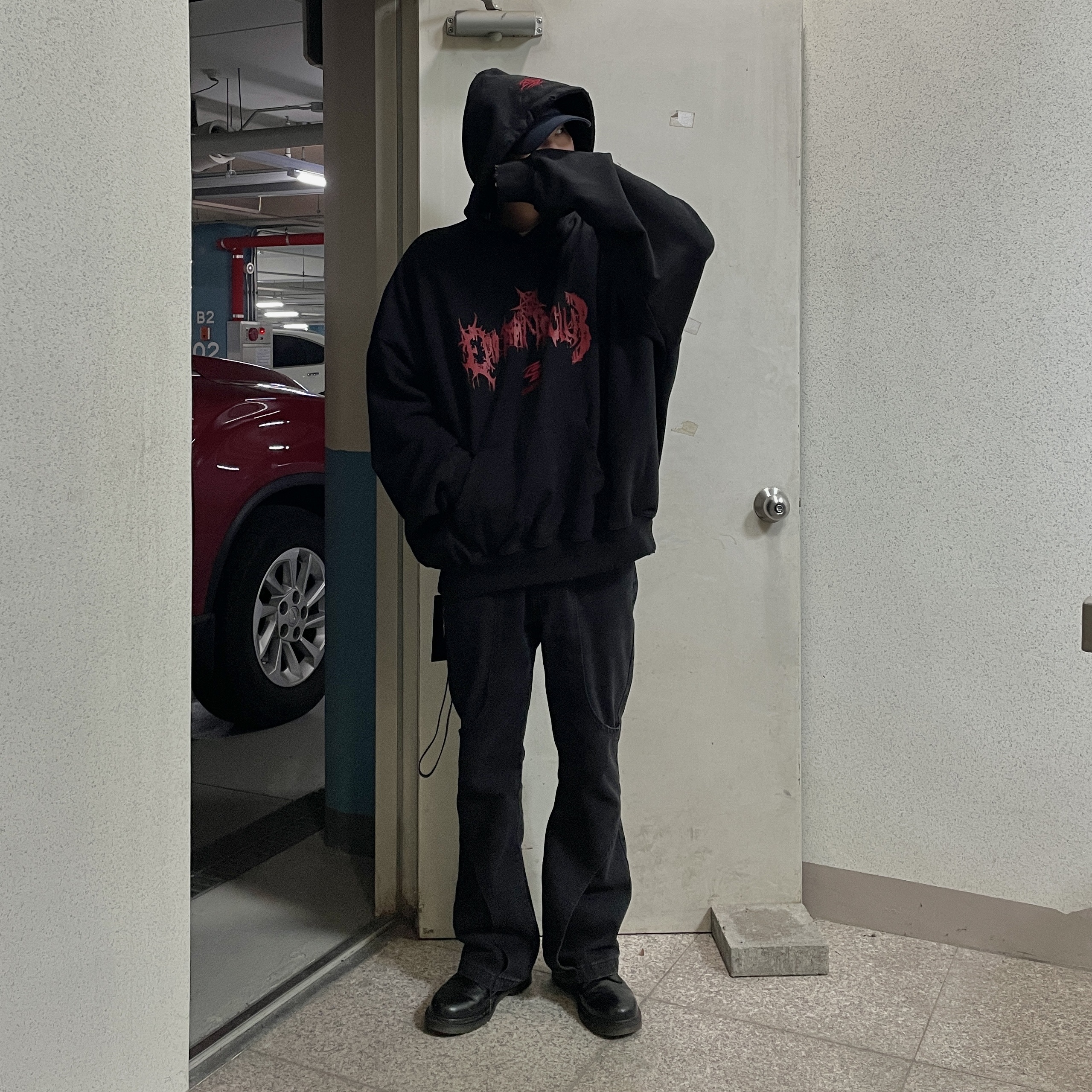 Undermycar x Emostanceclub Deremo Double Logo Oversized Hoodie Toreador - 23FW, Dr. Martens 1460 Smooth Boots Black 착용 스타일 - 2