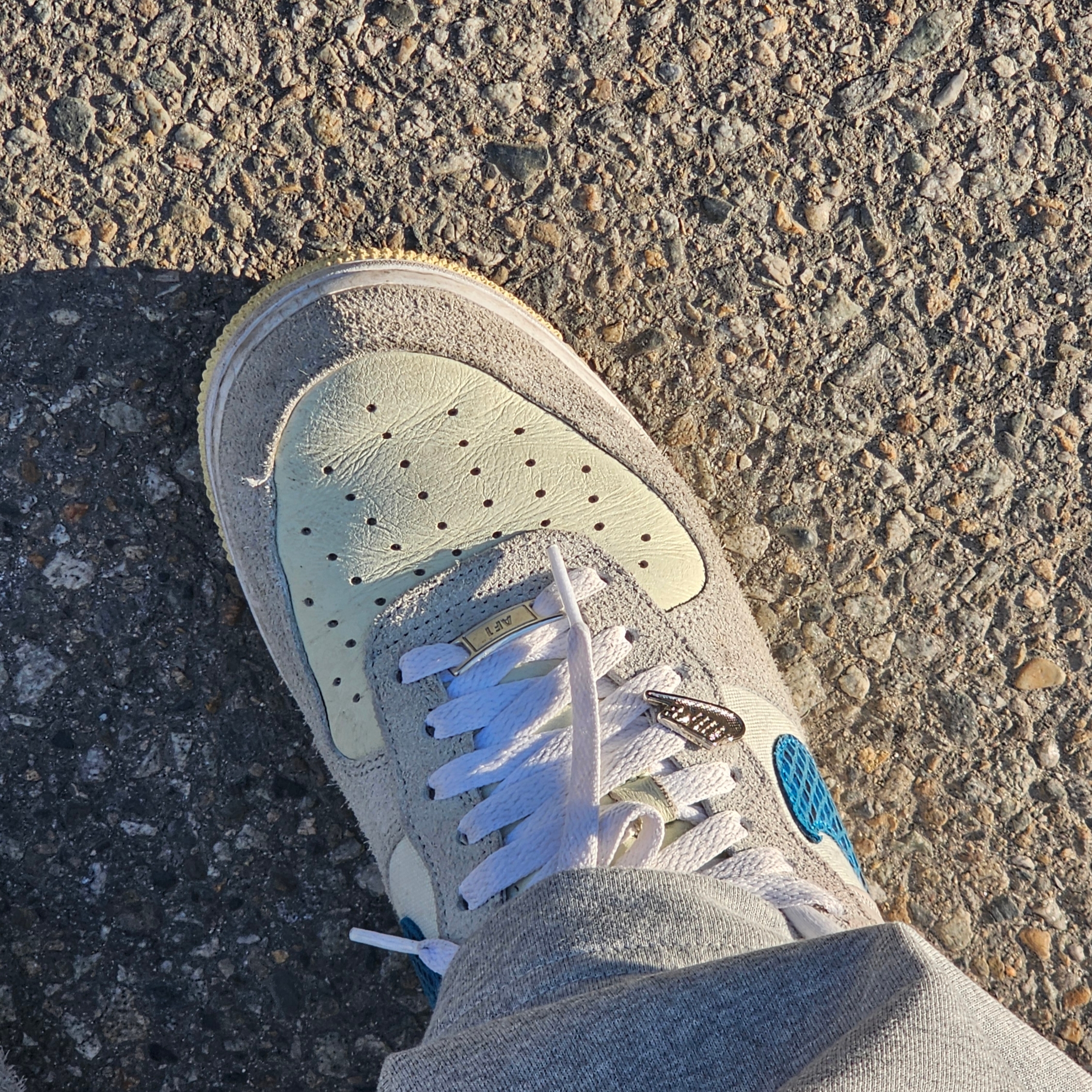 Nike x Undefeated Air Force 1 Low SP 5 On It 착용 스타일
