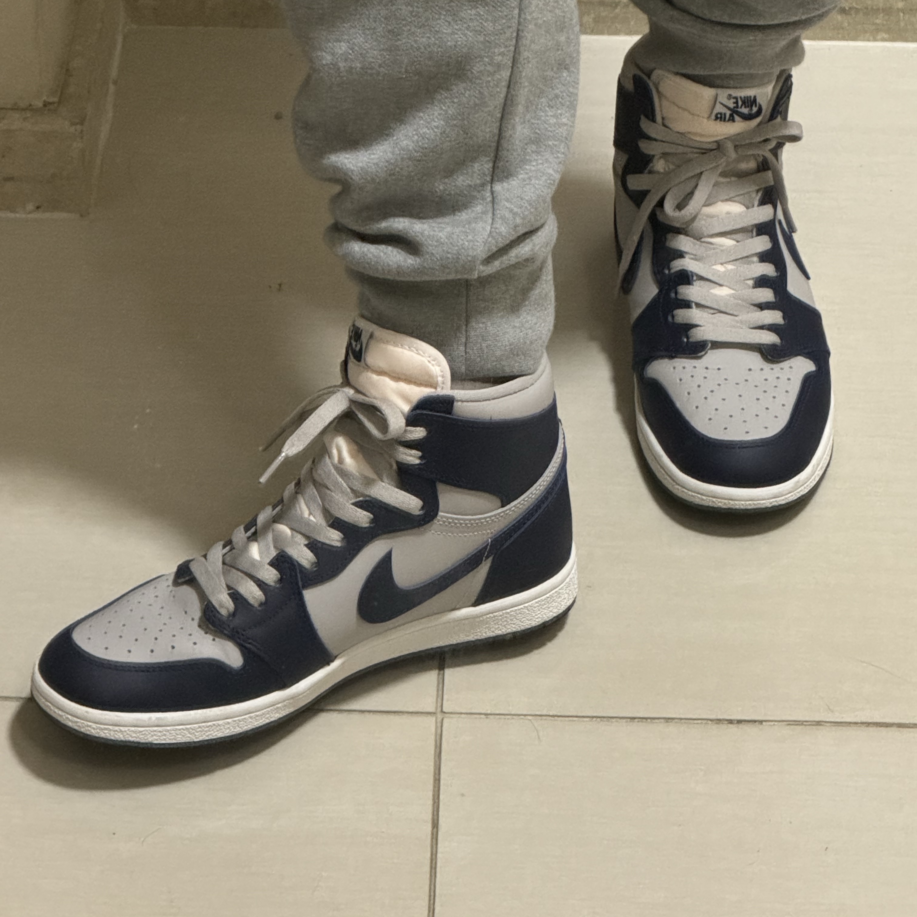 Jordan 1 High 85 College Navy 착용 스타일 - 1