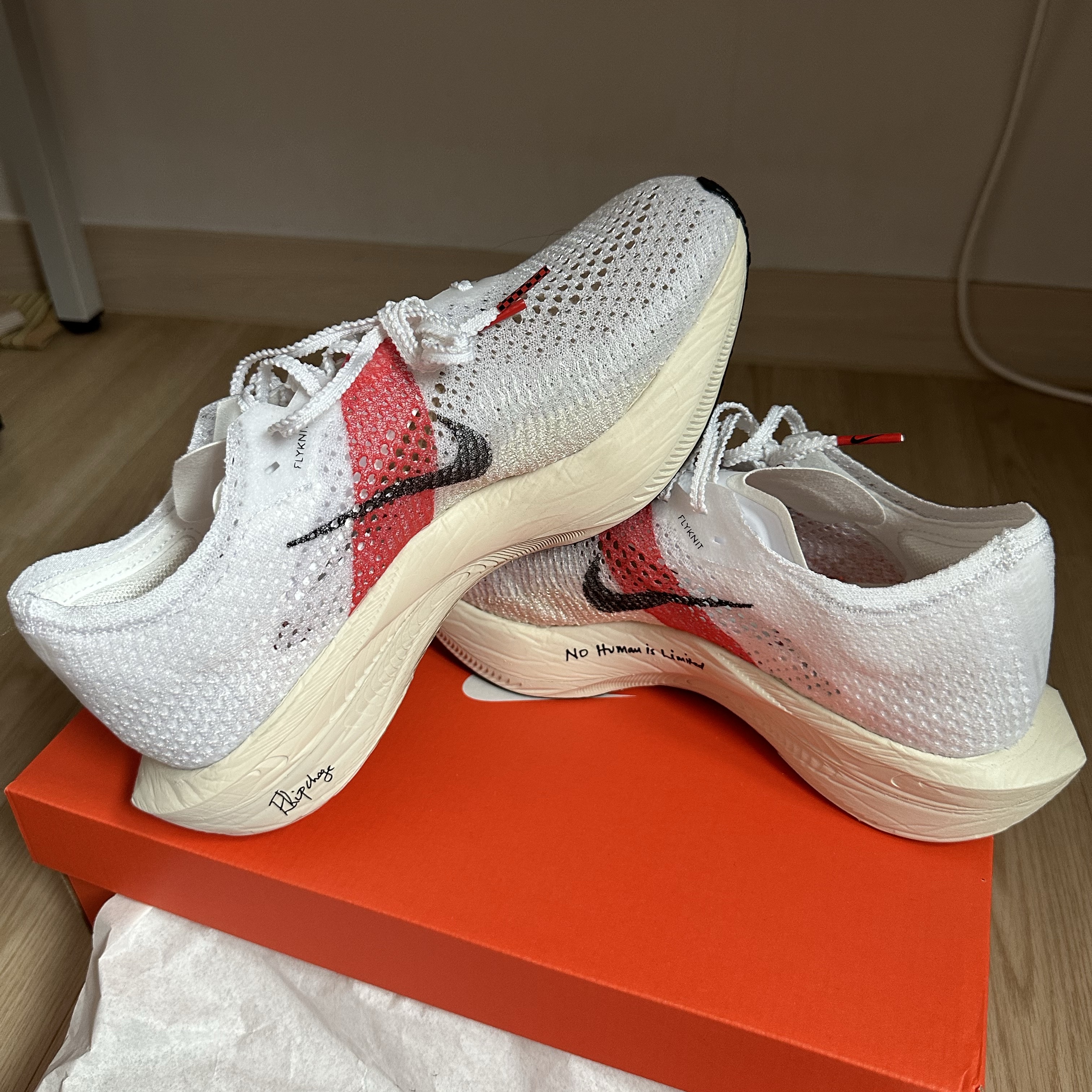 Nike ZoomX Vaporfly Next% 3 Eliud Kipchoge 착용 스타일