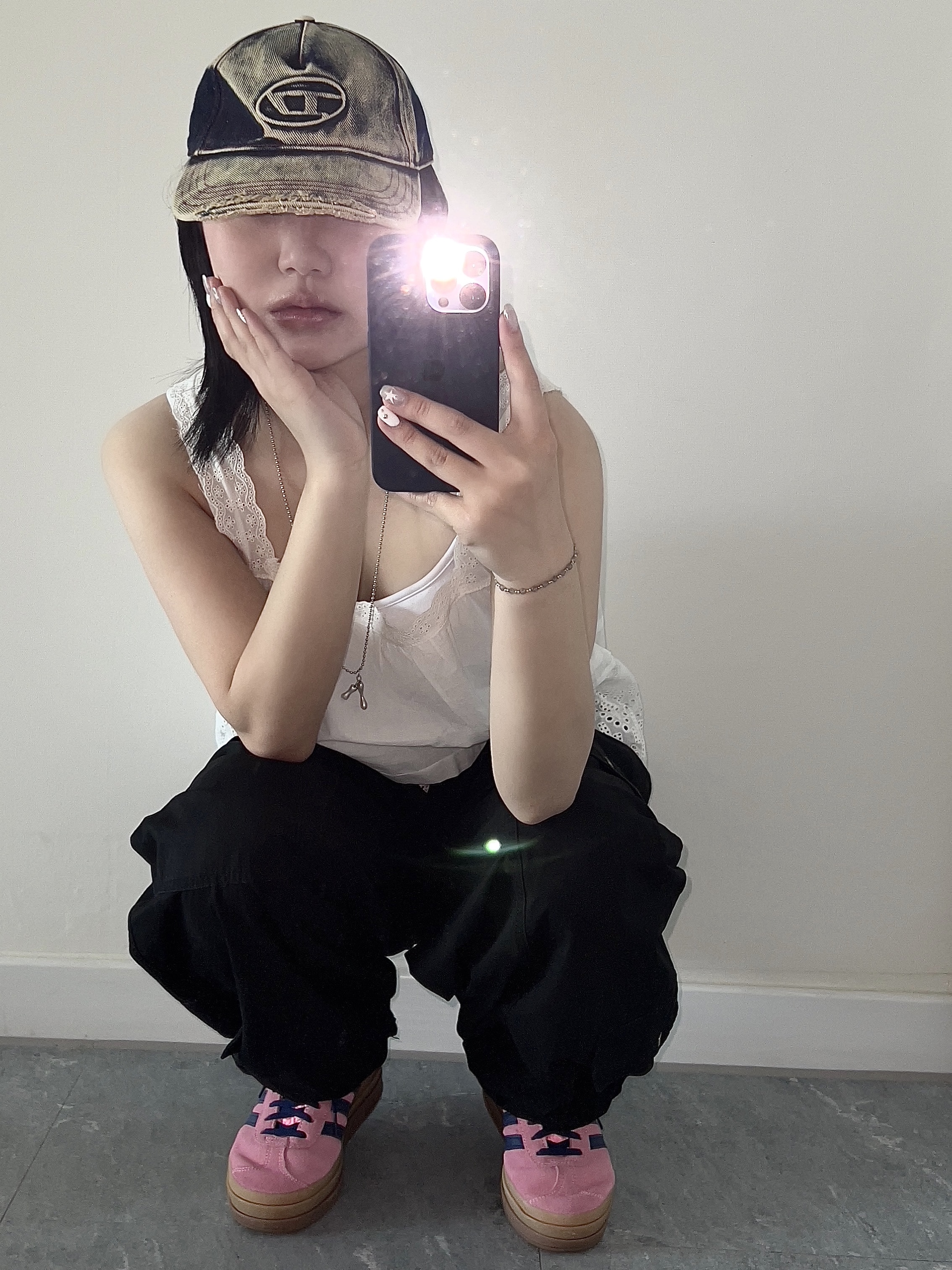 Diesel C-Seymon Treated Denim Baseball Cap Blue White, (W) Adidas Gazelle Bold Pink Glow Victory Blue 착용 스타일